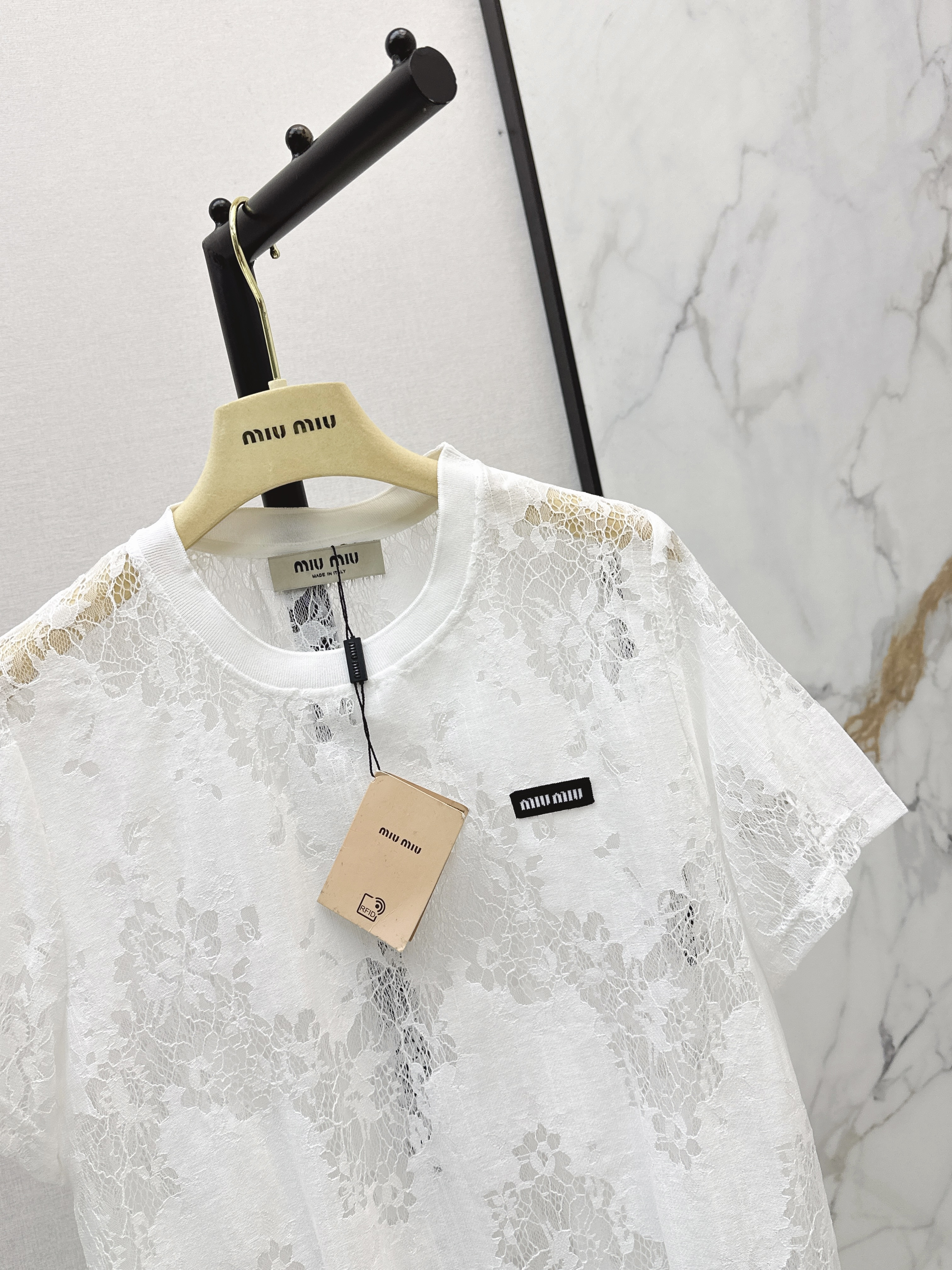 Miu 26ss lace t-shirt