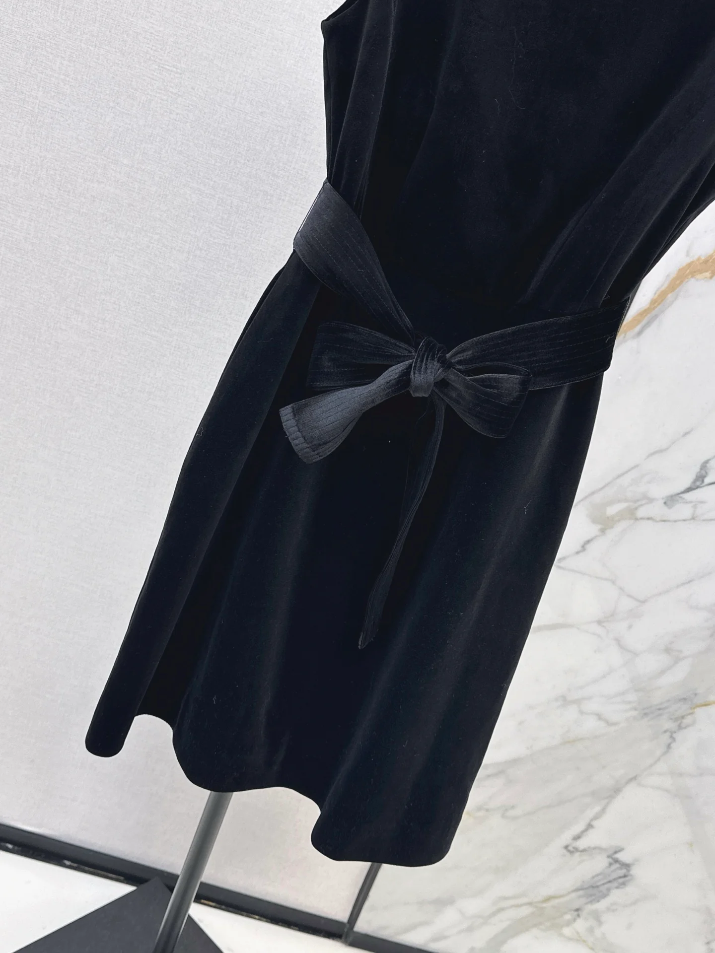 CD 26ss velvet dress