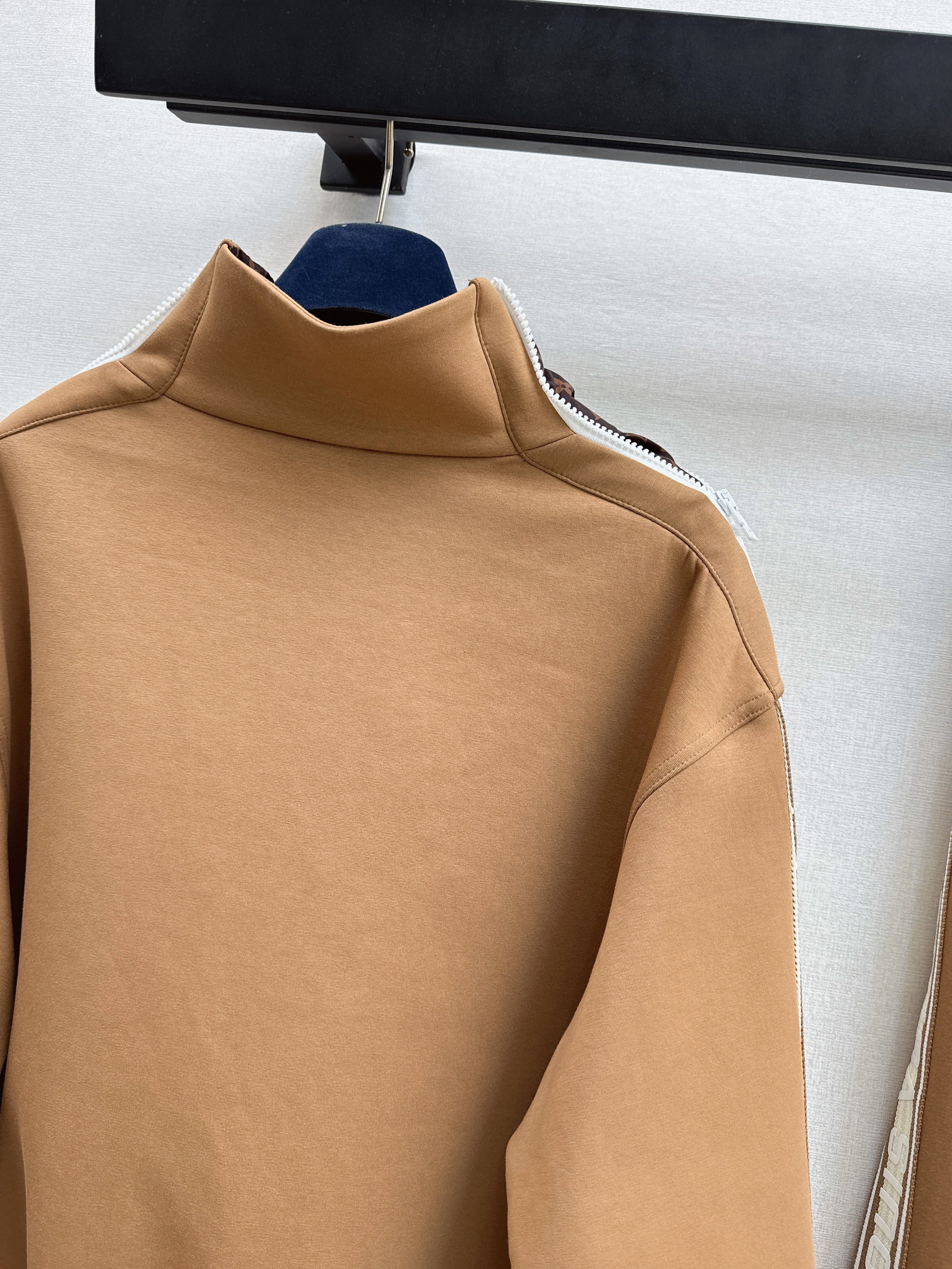 Louis 26ss drawstring sweatshirt