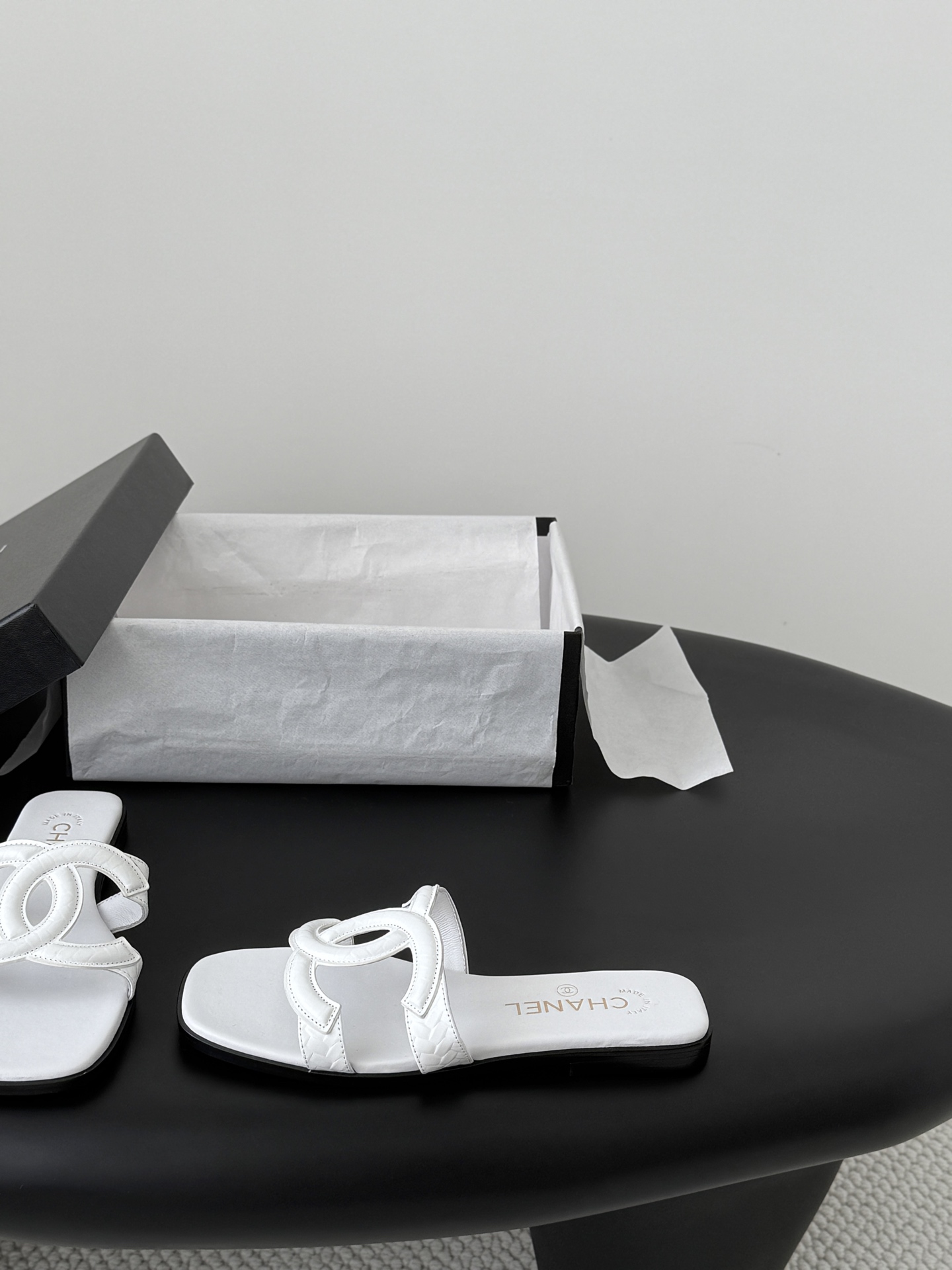 Chan 26P slippers