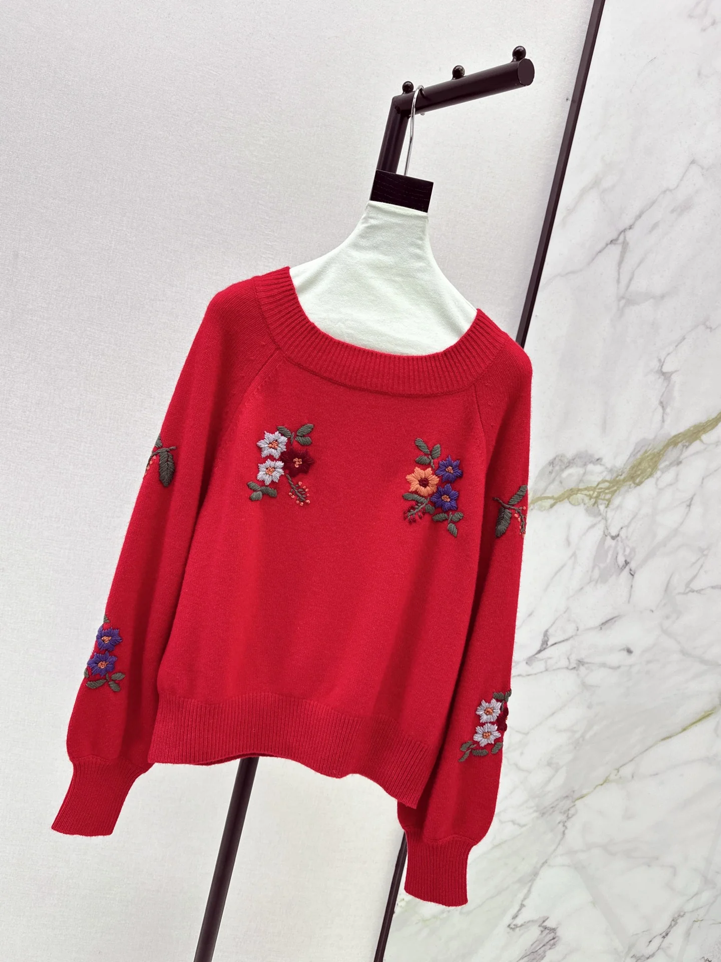 Gucc 25fw embroidery sweater