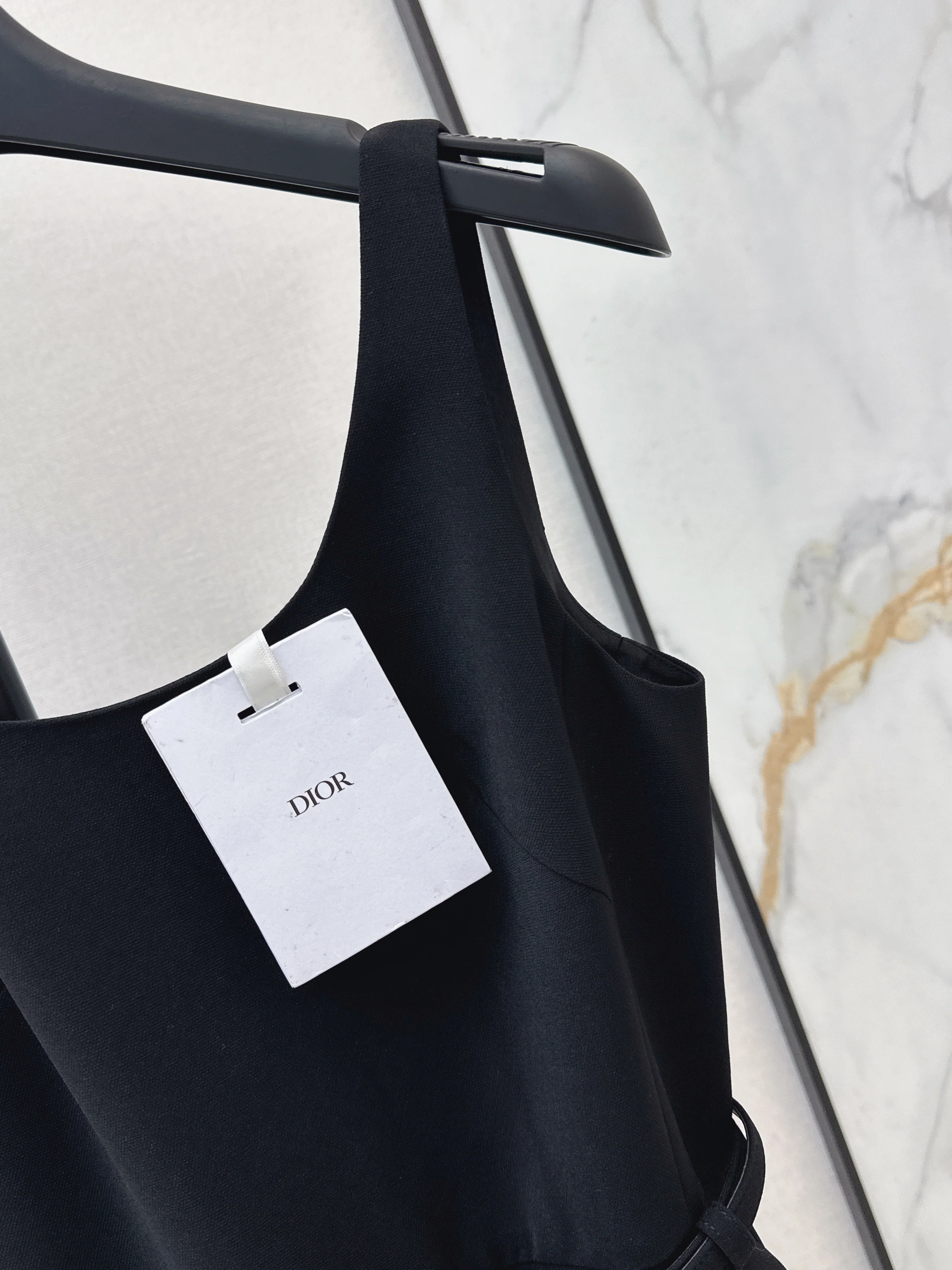 CD 26ss classic sleeveless belted dress