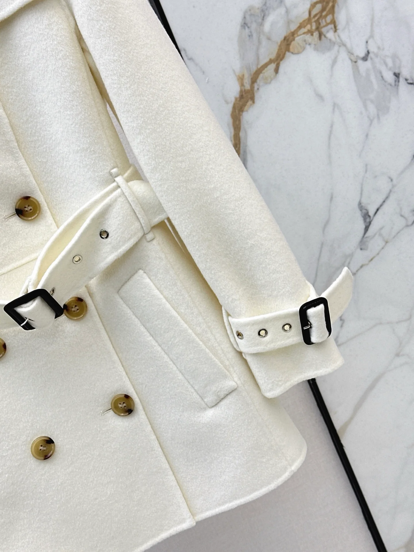 Bur 25fw trench coats