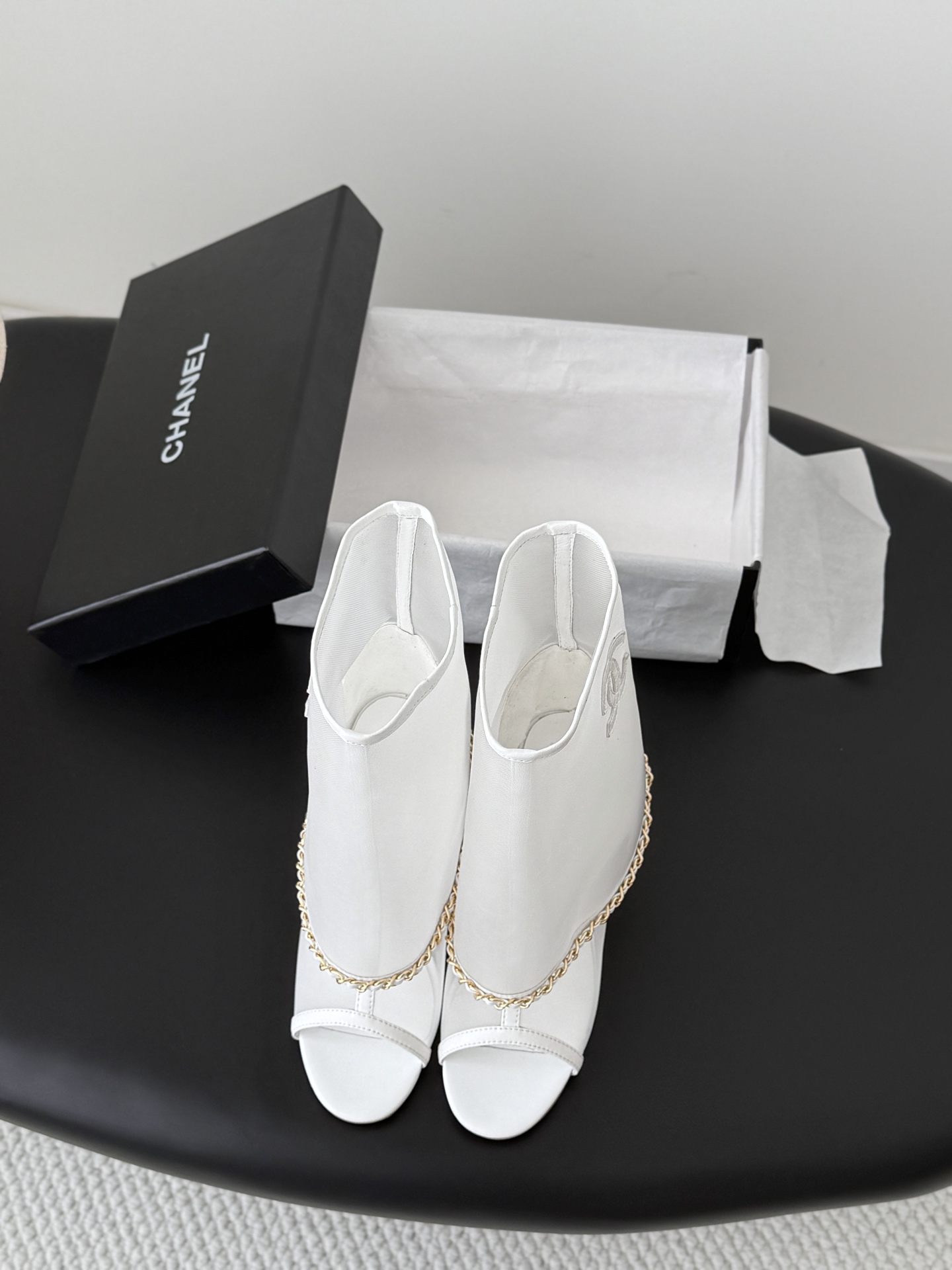 Chan 26K meash ankle boot