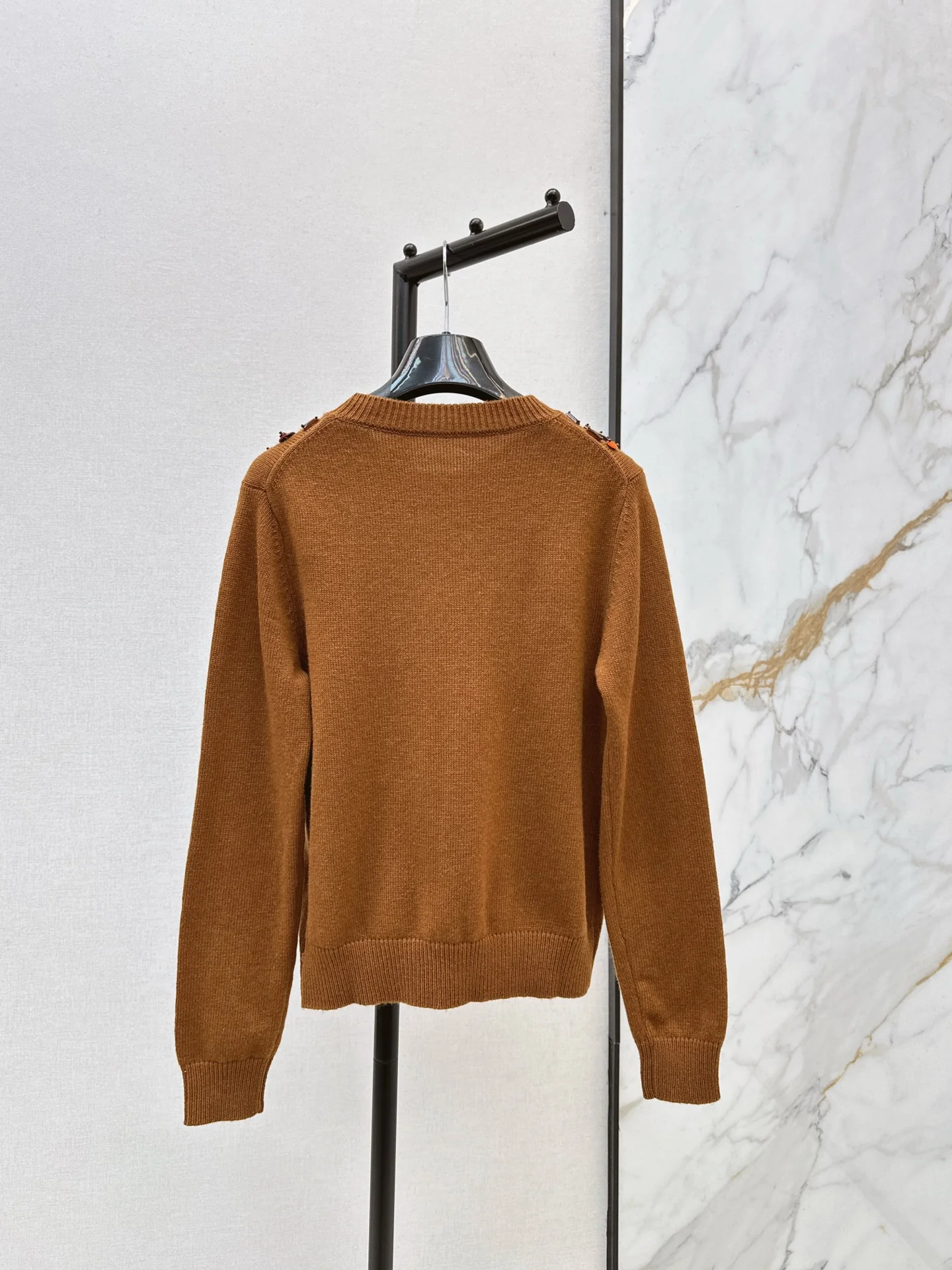 Fend 25fw embroidery sweater