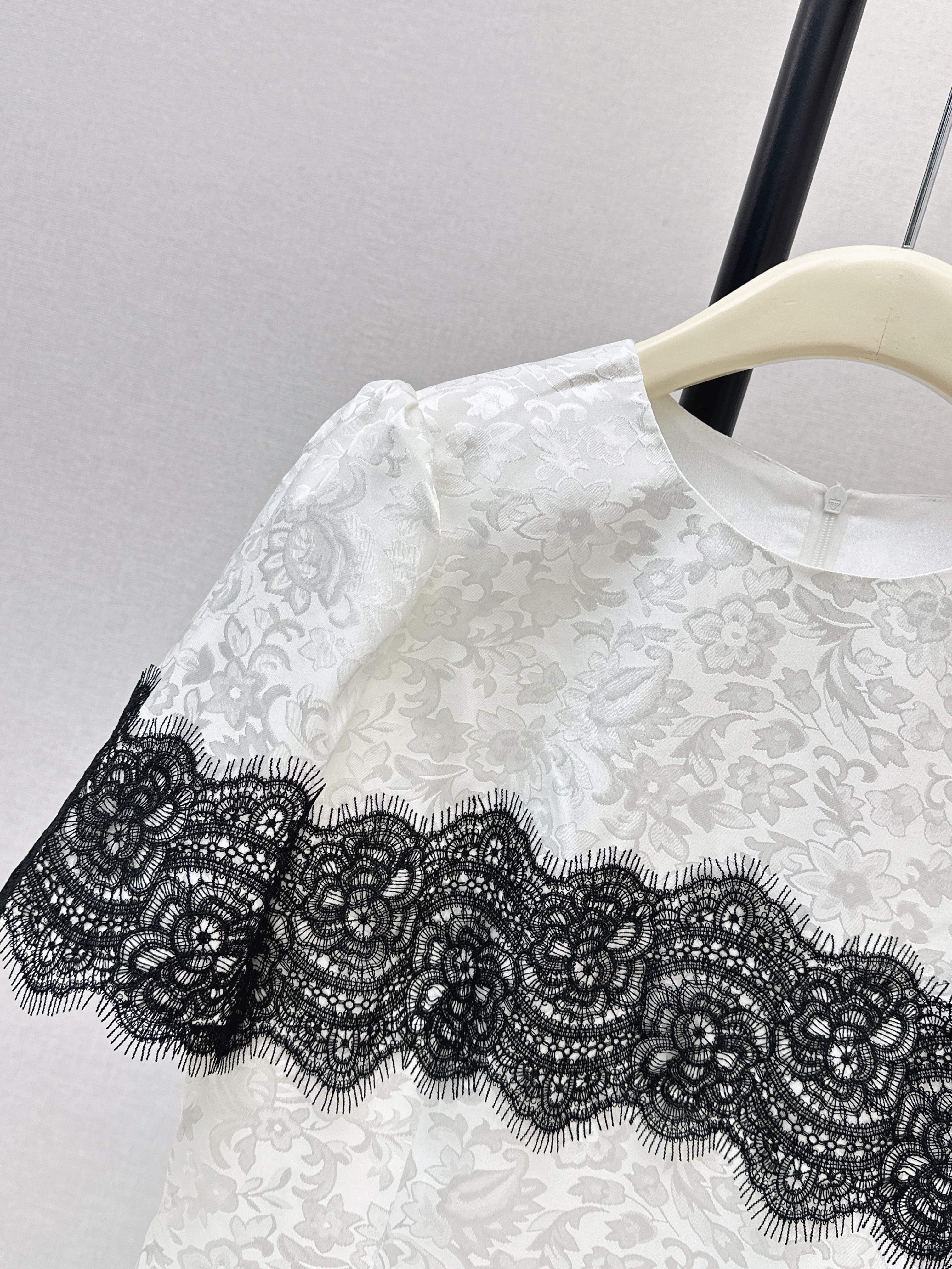 Valen 26ss contract lace dress