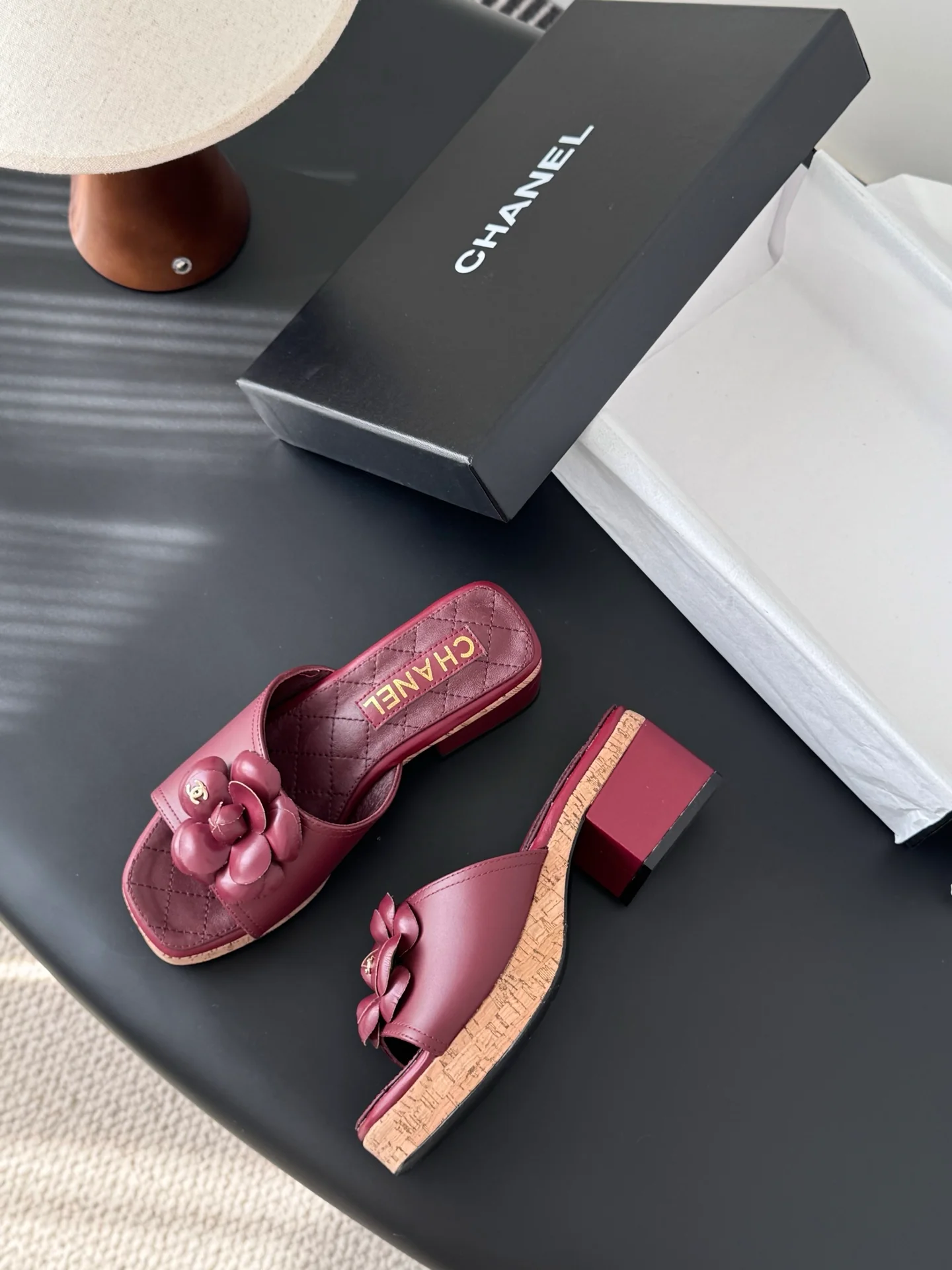 Chan 26ss camellia sides sandals