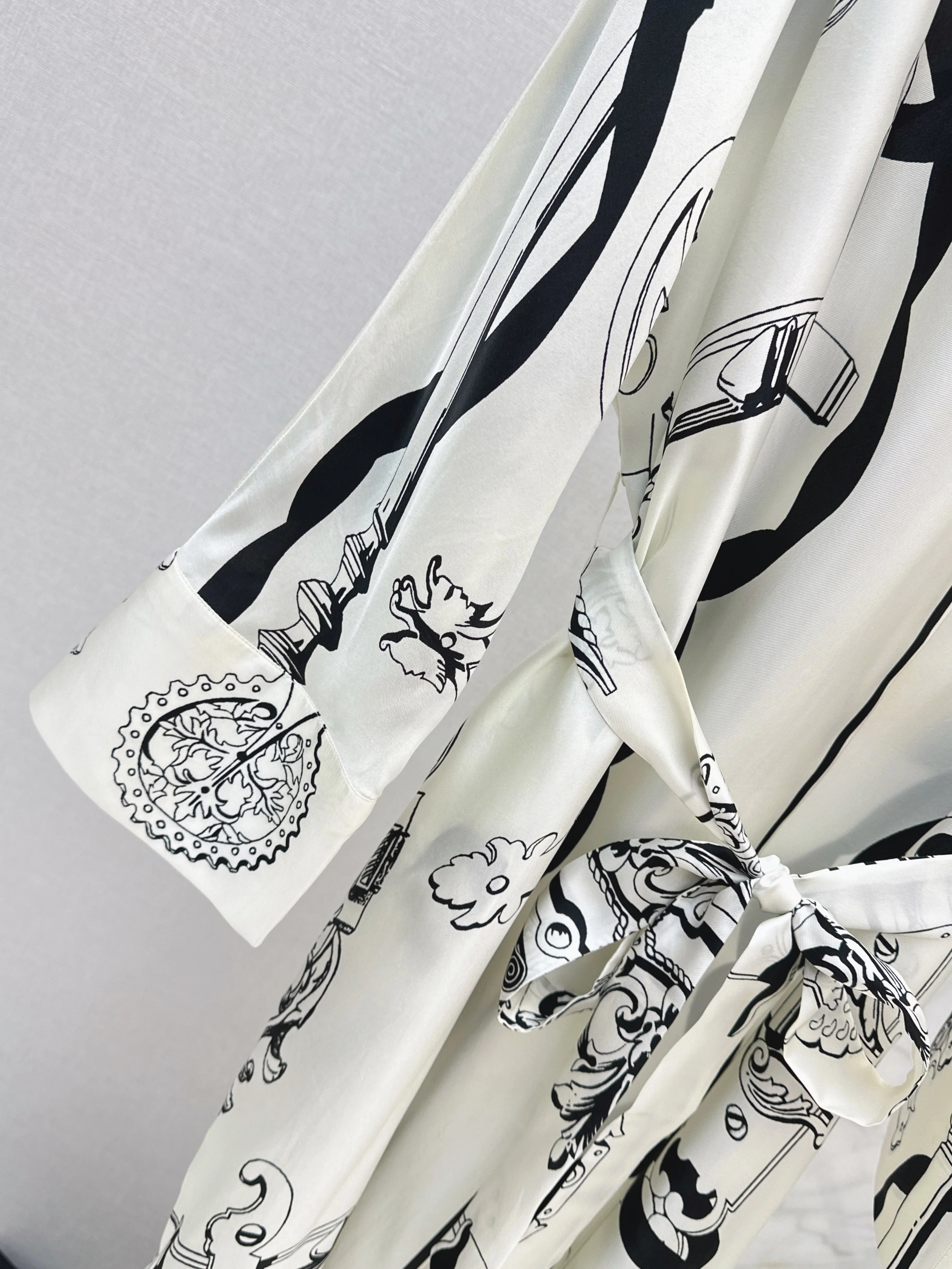 Herm 26ss batwing sleeve print dress