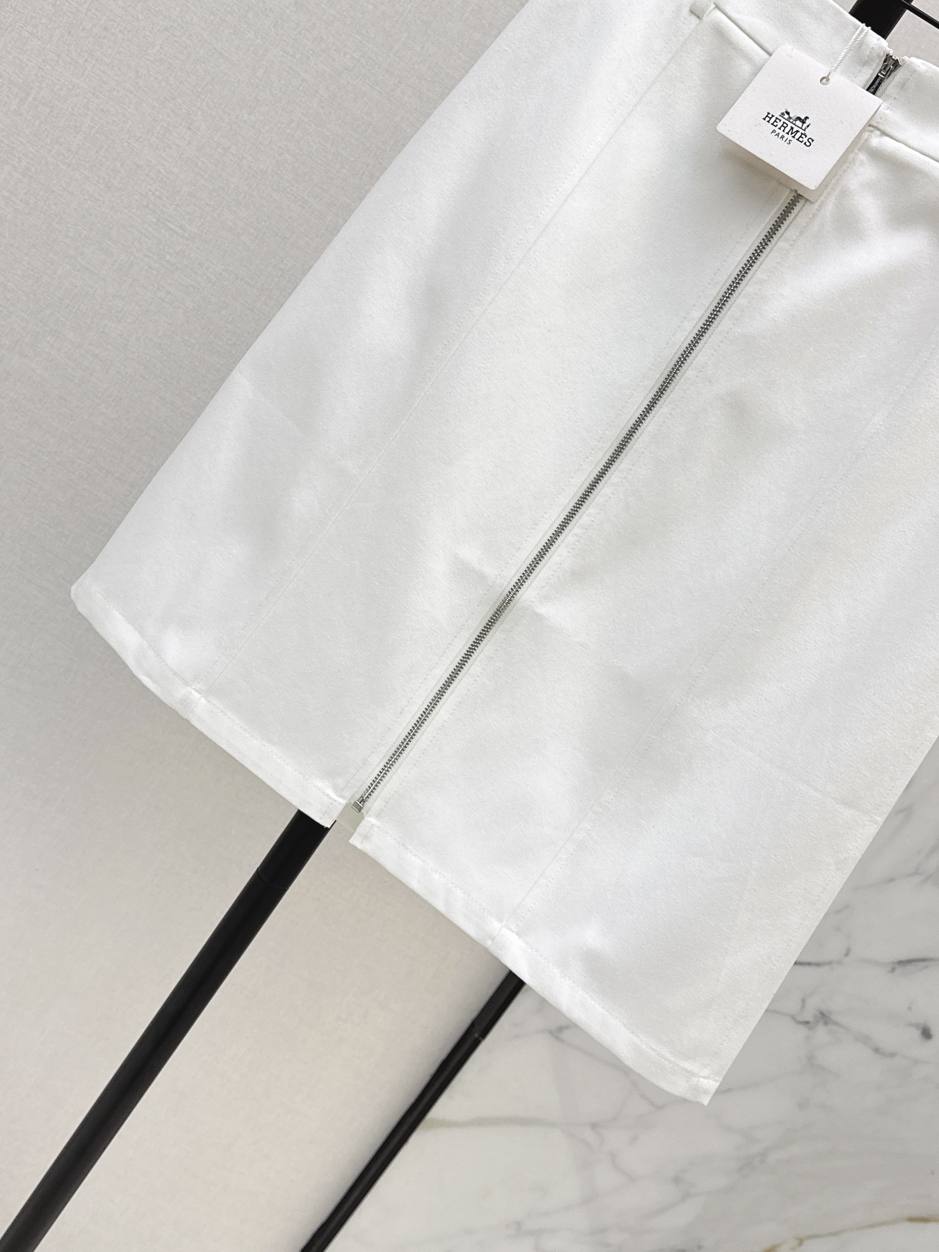 Her 26ss zip-up skirt