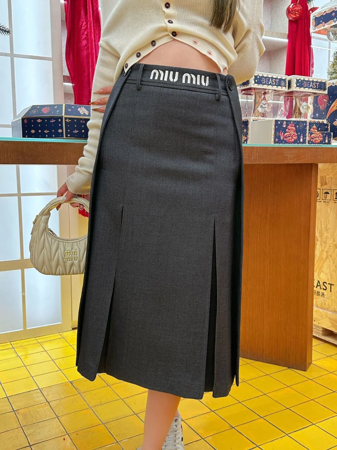 Miu 26ss pleated skirt