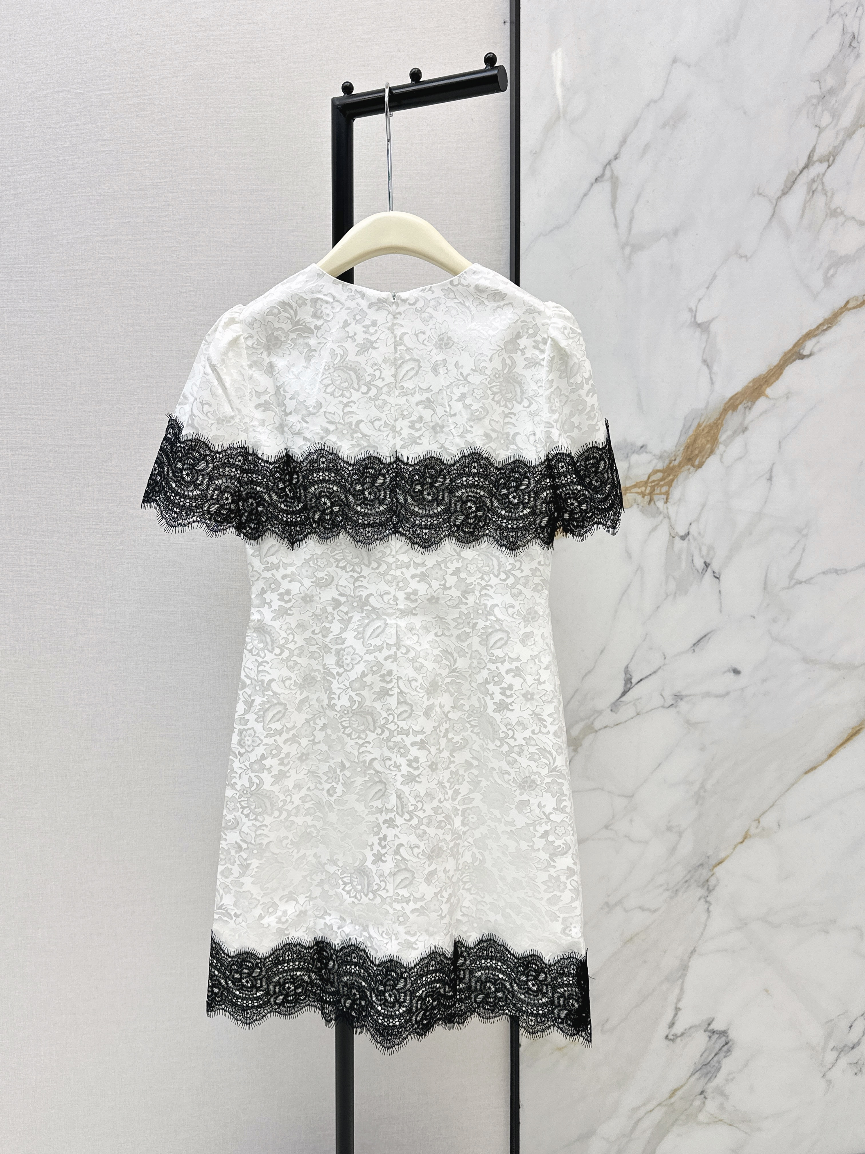 Valen 26ss contract lace dress