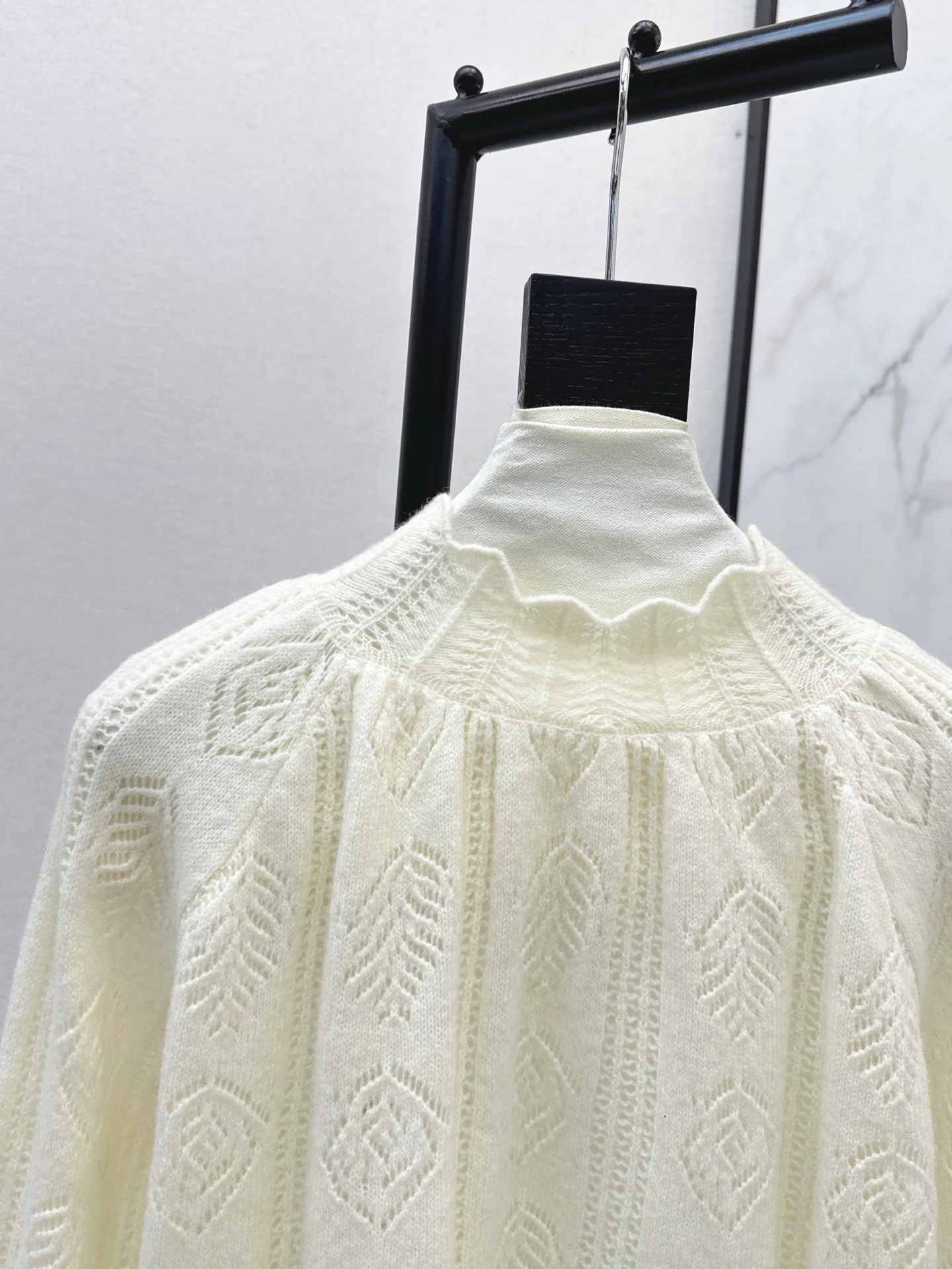 Chan 256ss drawstring sweater