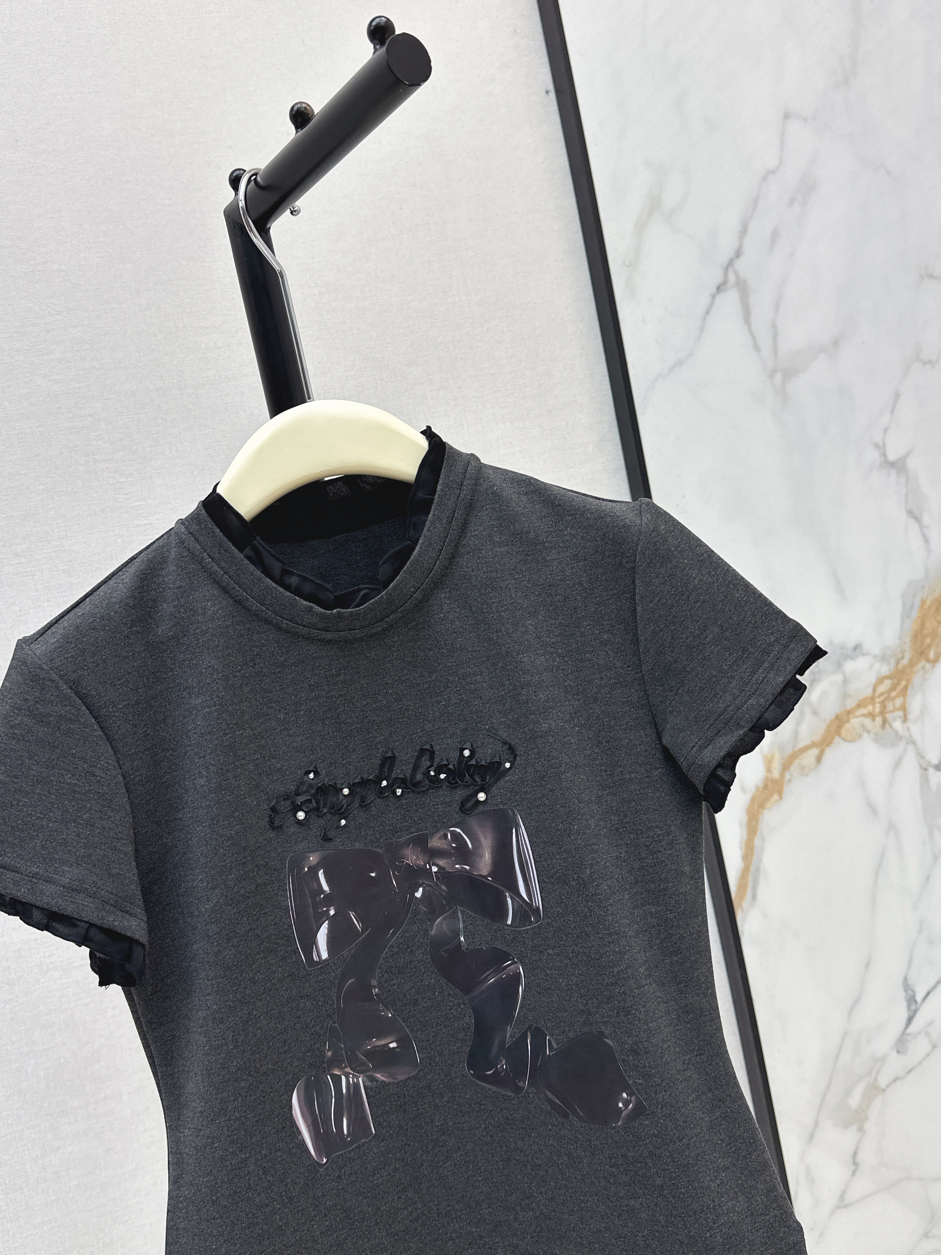 26SS Bow Graphic T-Shirt