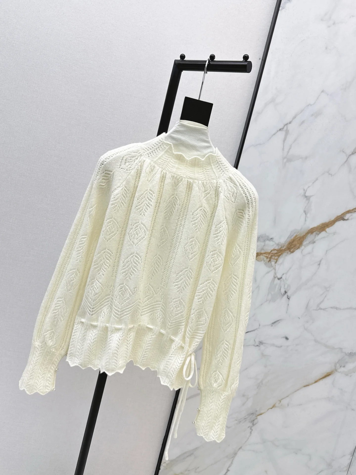 Chan 256ss drawstring sweater
