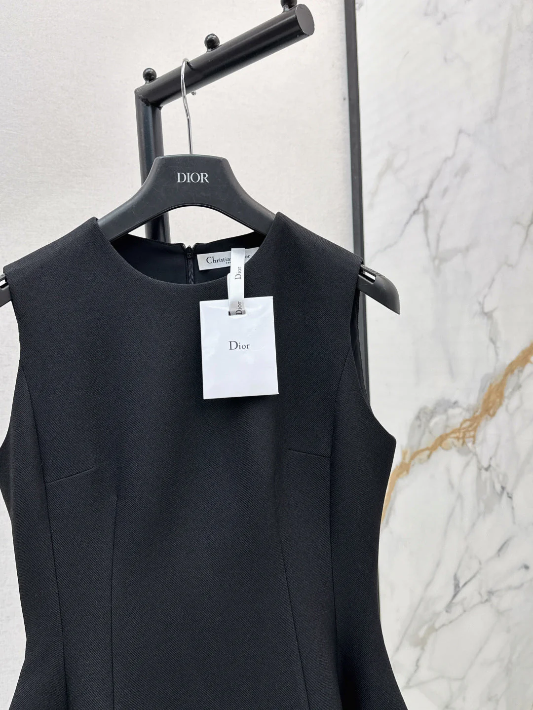 CD 25fw sleeveless dress