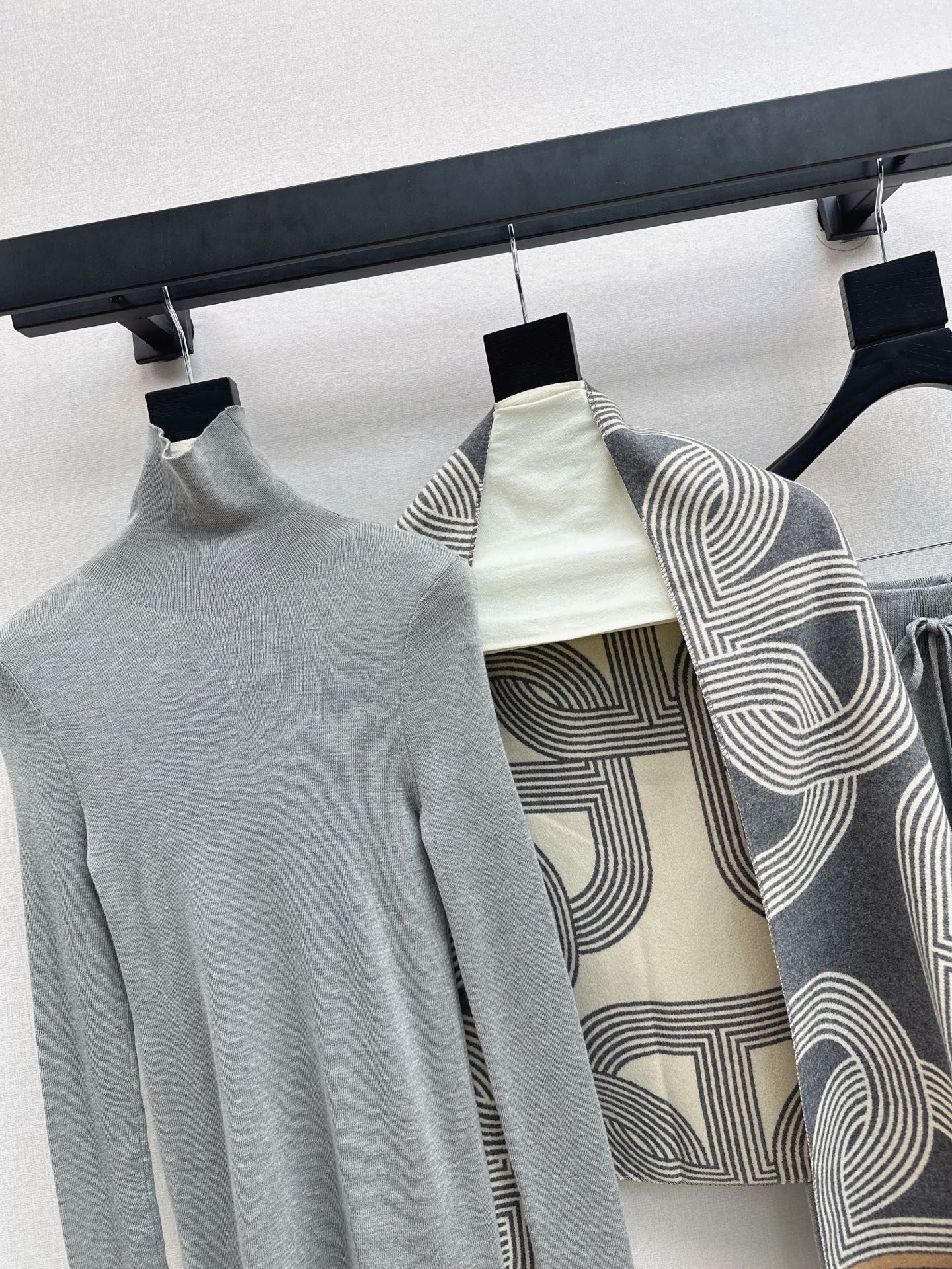 Herm 25fw base layer+shawl pants set