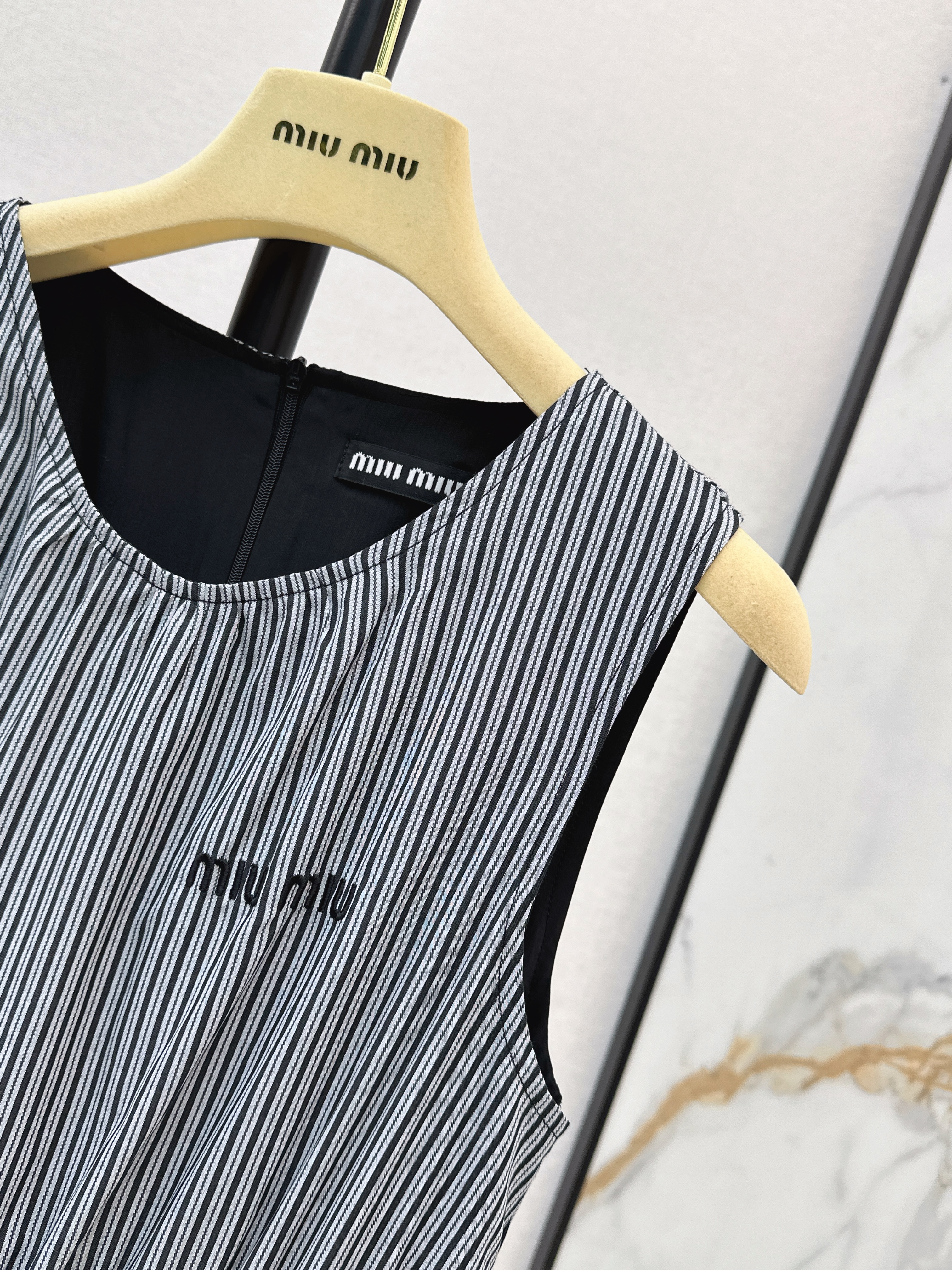 Miu 26ss stripe sleeveless dress