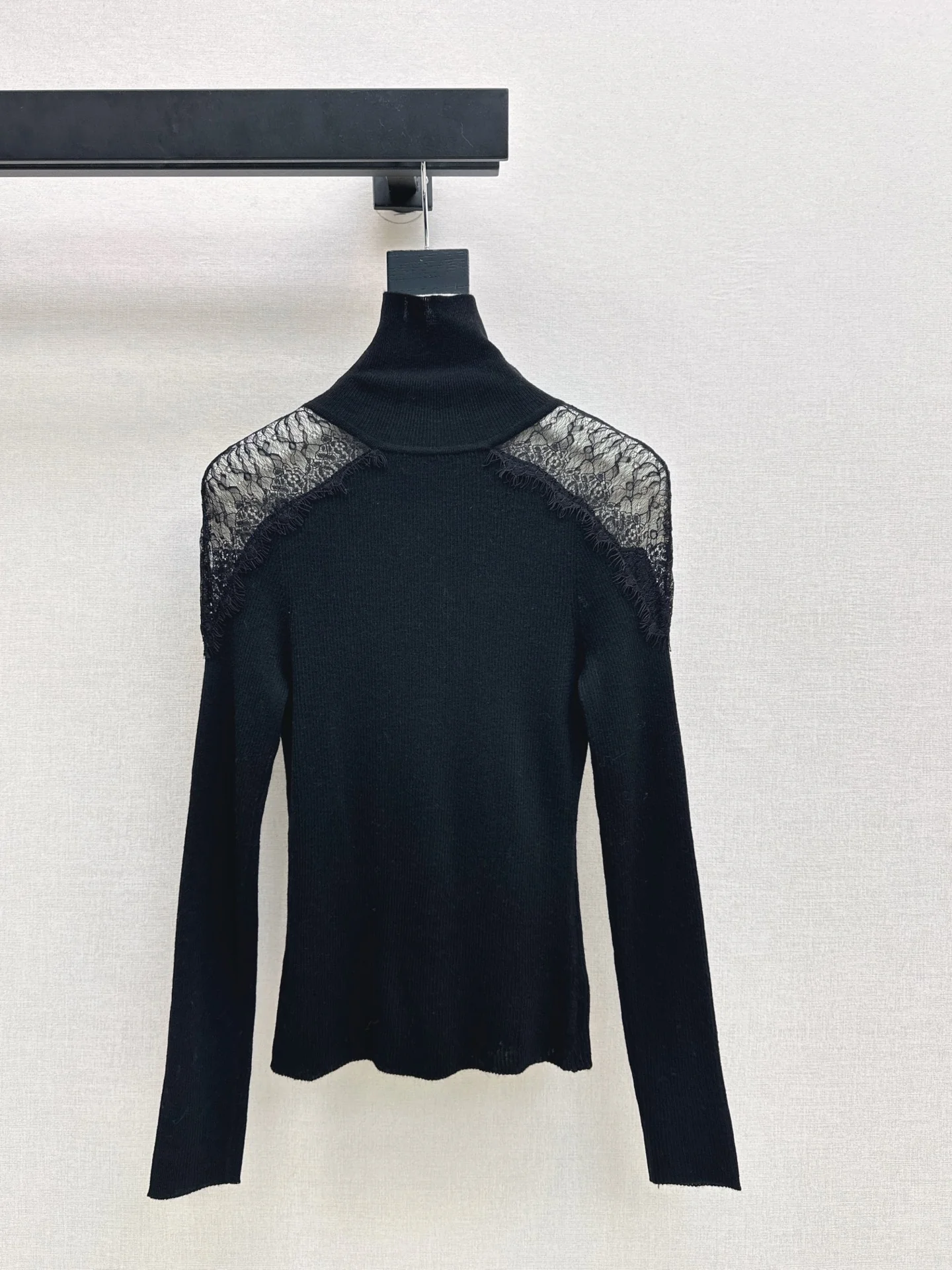 ES 25fw lace sweater