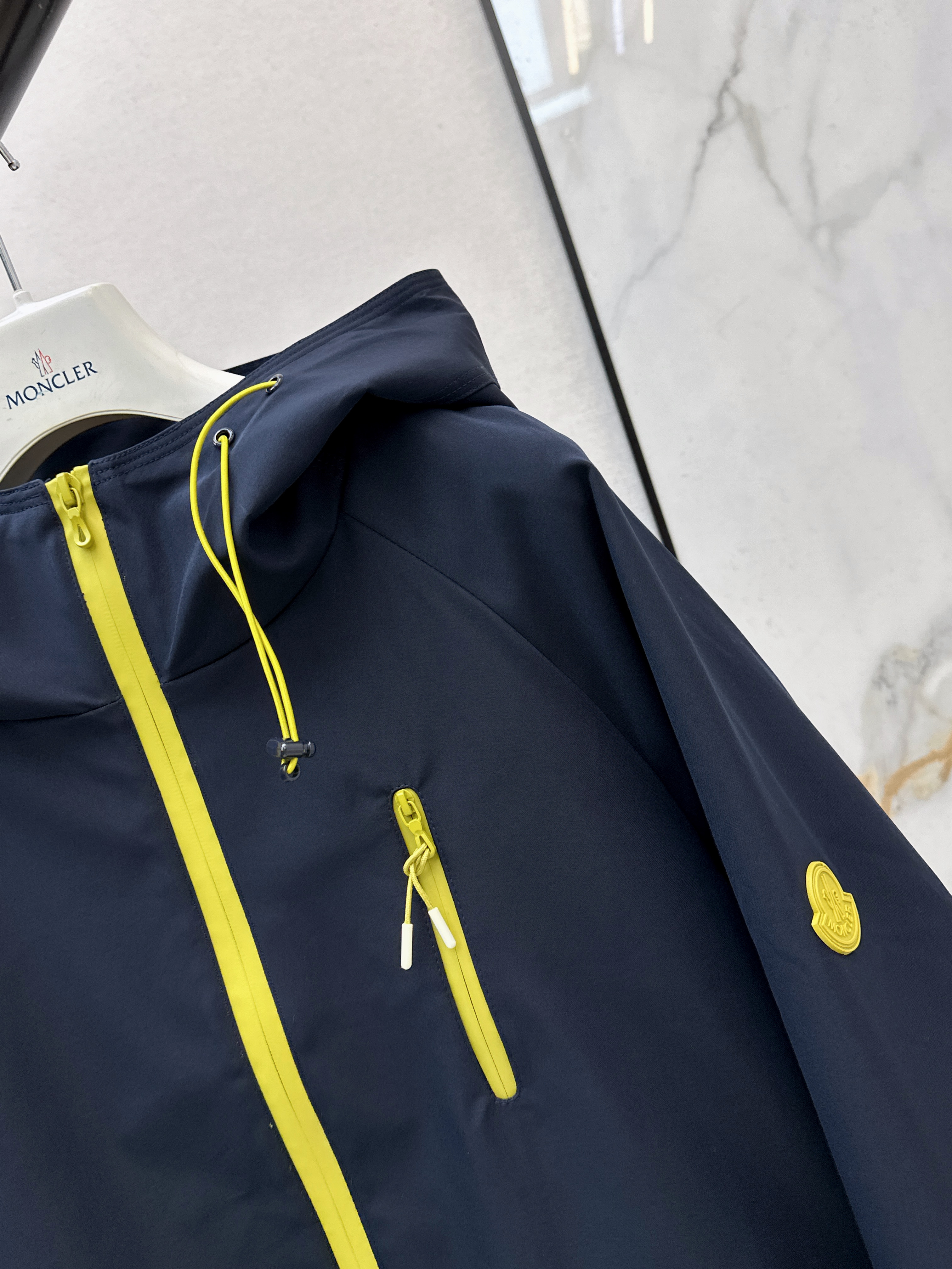 Monc 26ss hooded windbreaker