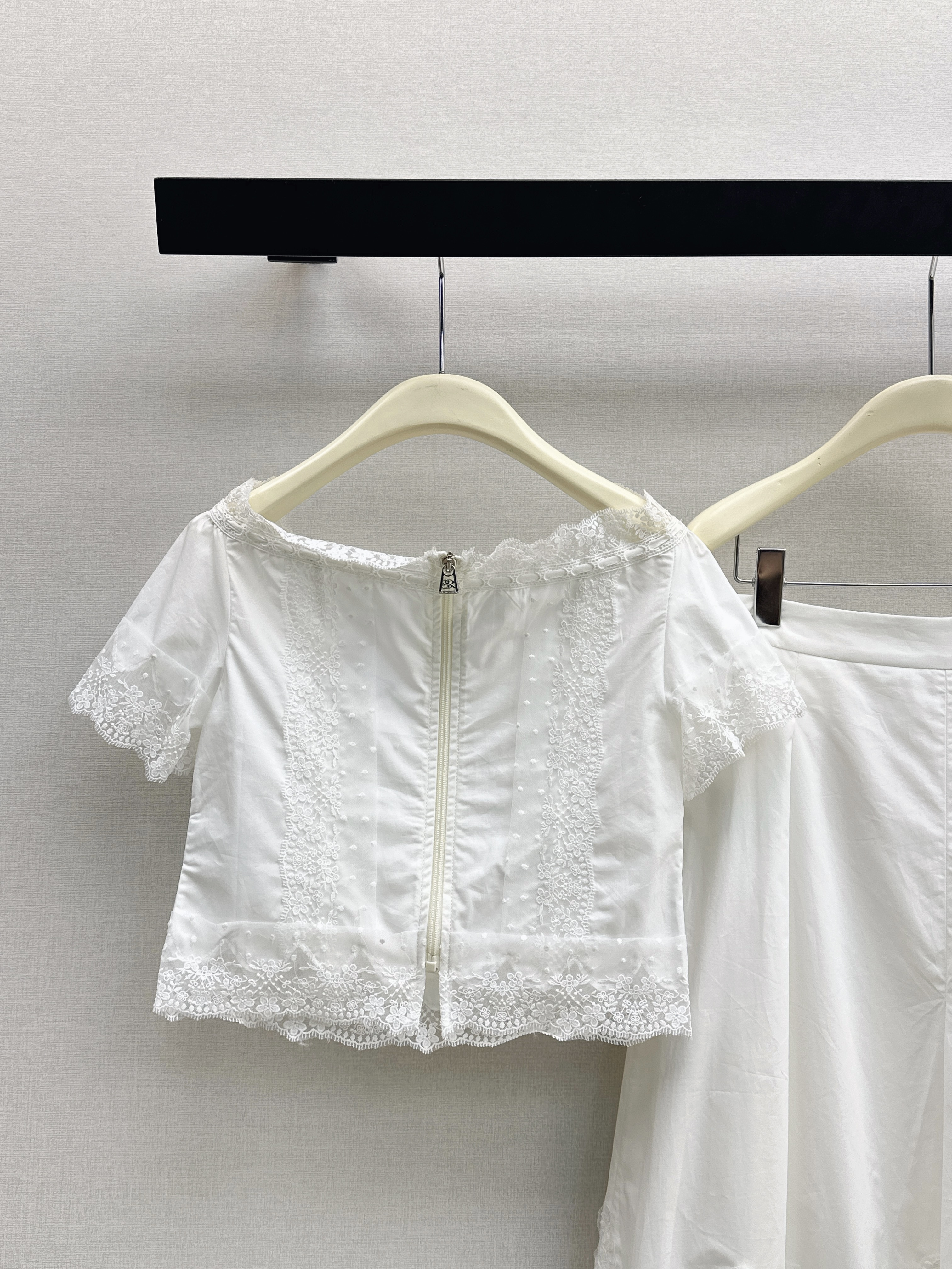 ES 26ss lace crop top skirt set