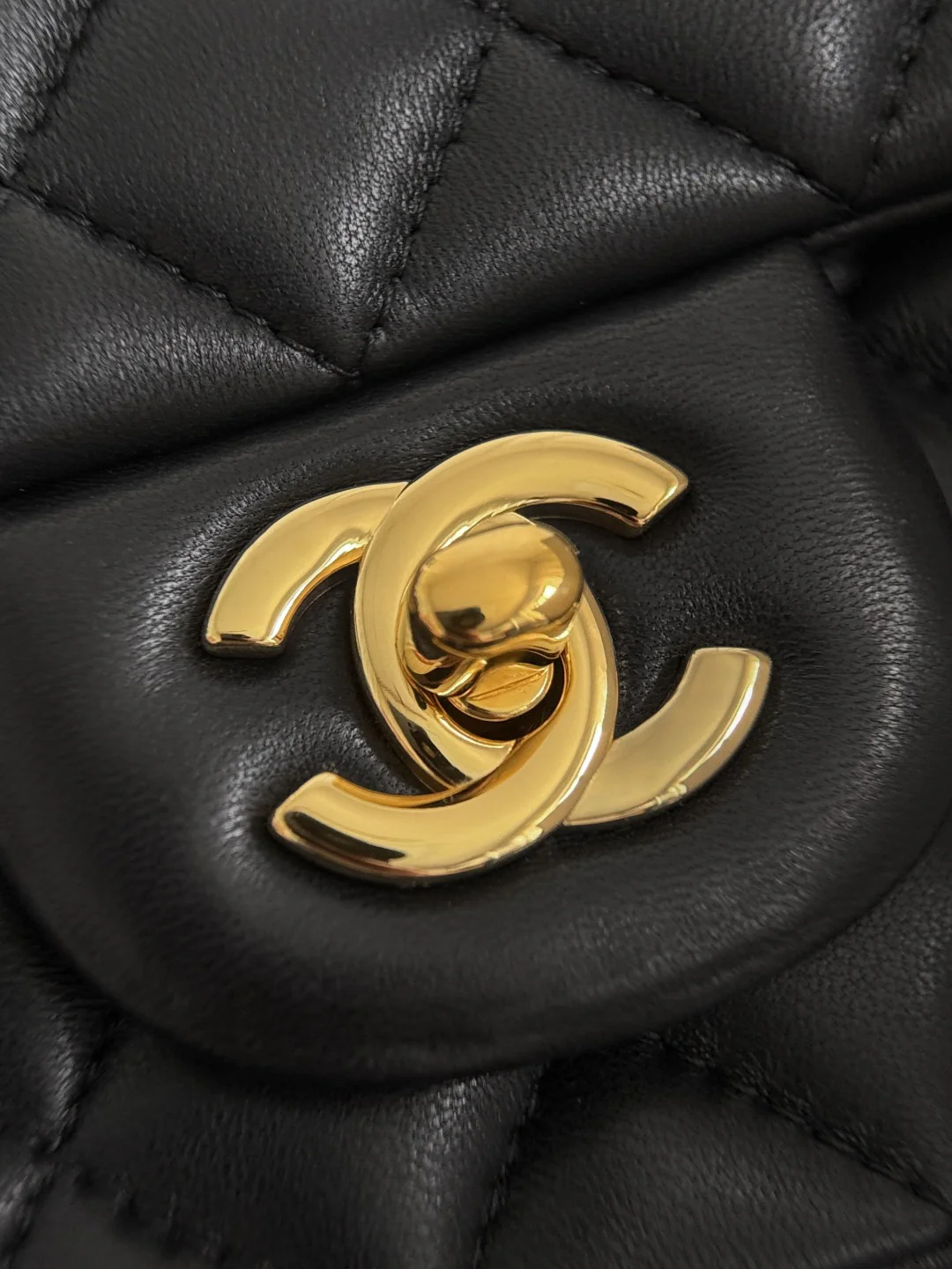 Chan cf17 chain shoulder bag