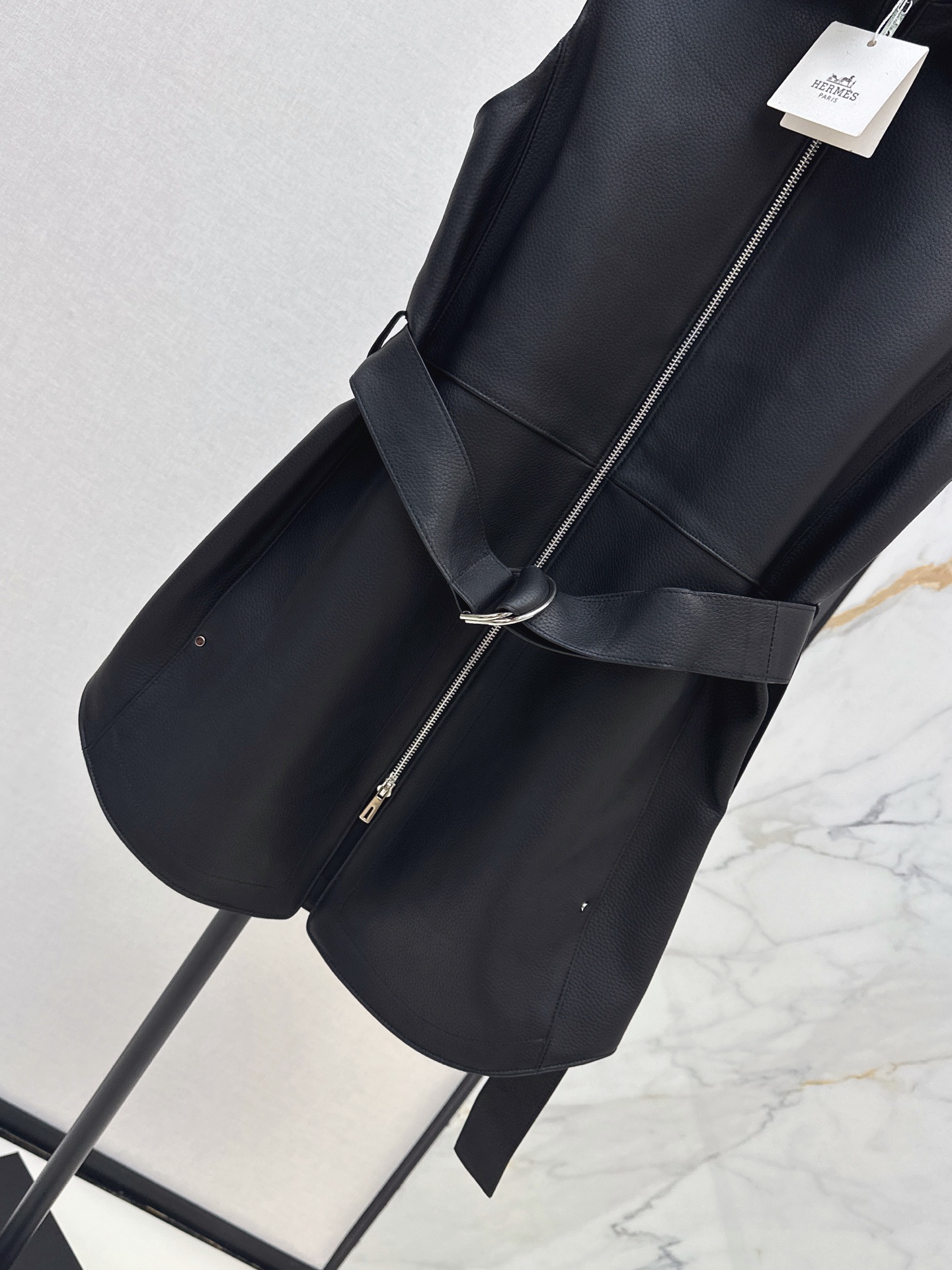 Her 26ss leather vest jacket