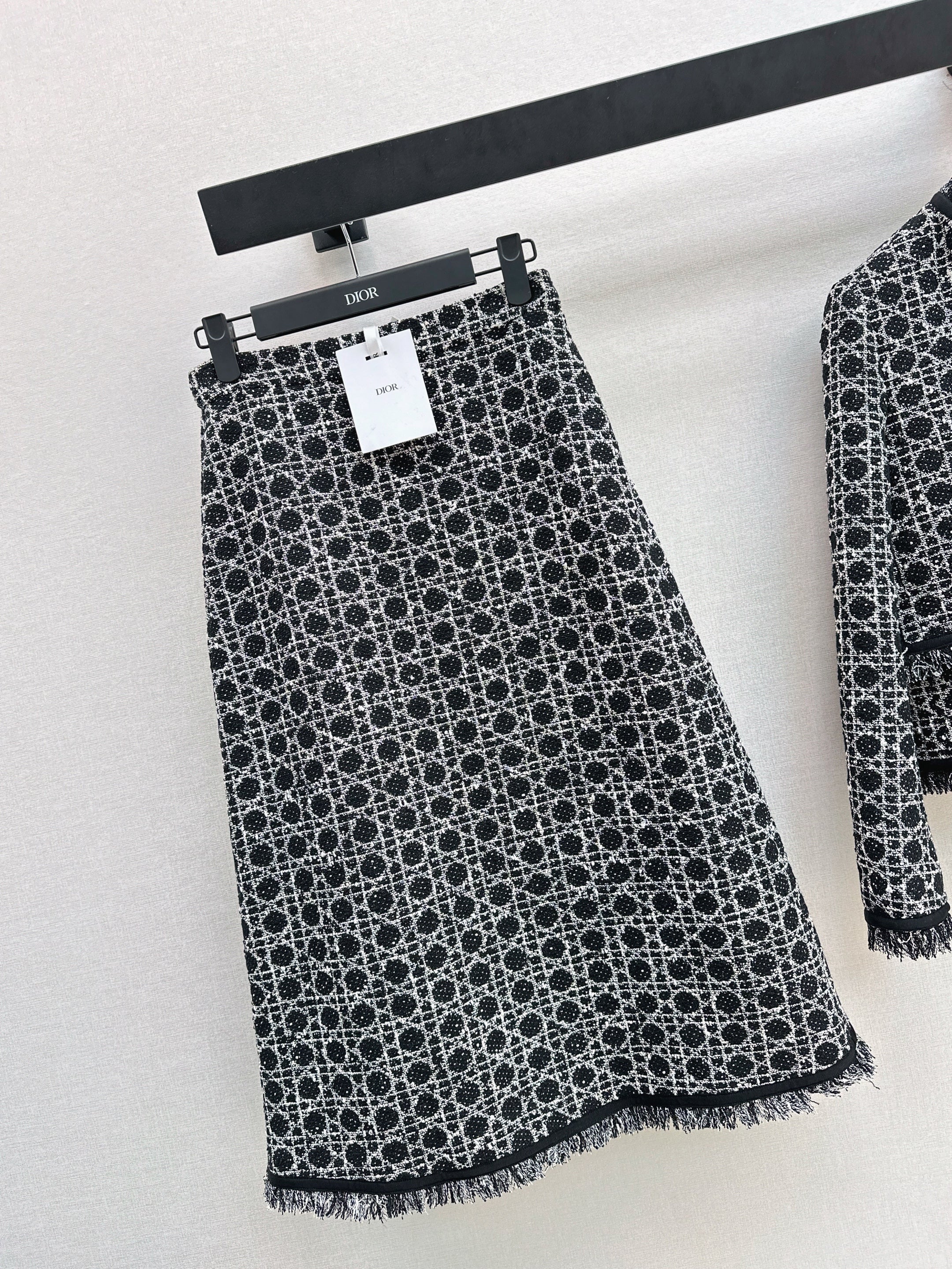 CD 26ss tweed fringe skirts