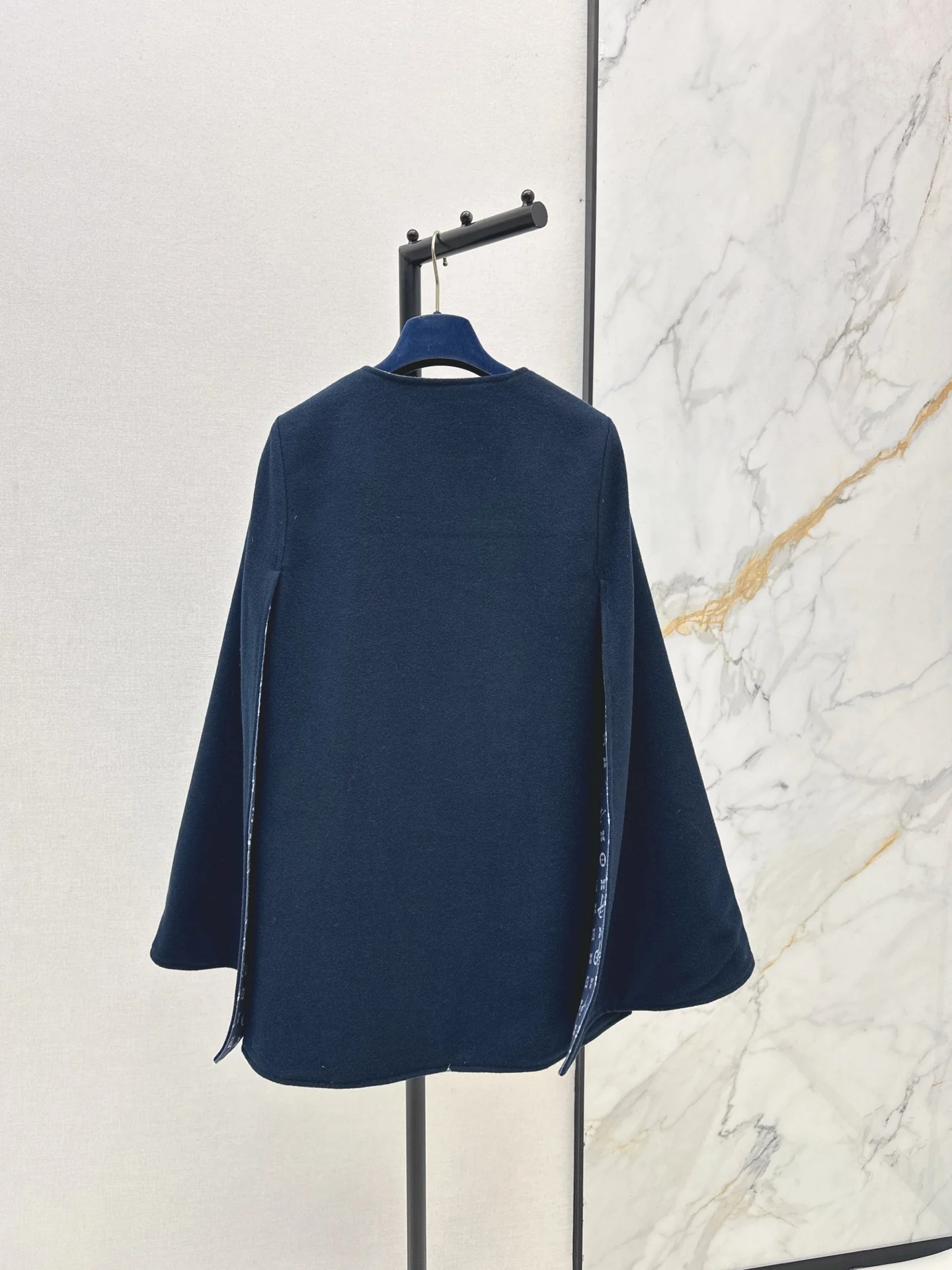 Louis 25fw cape coats