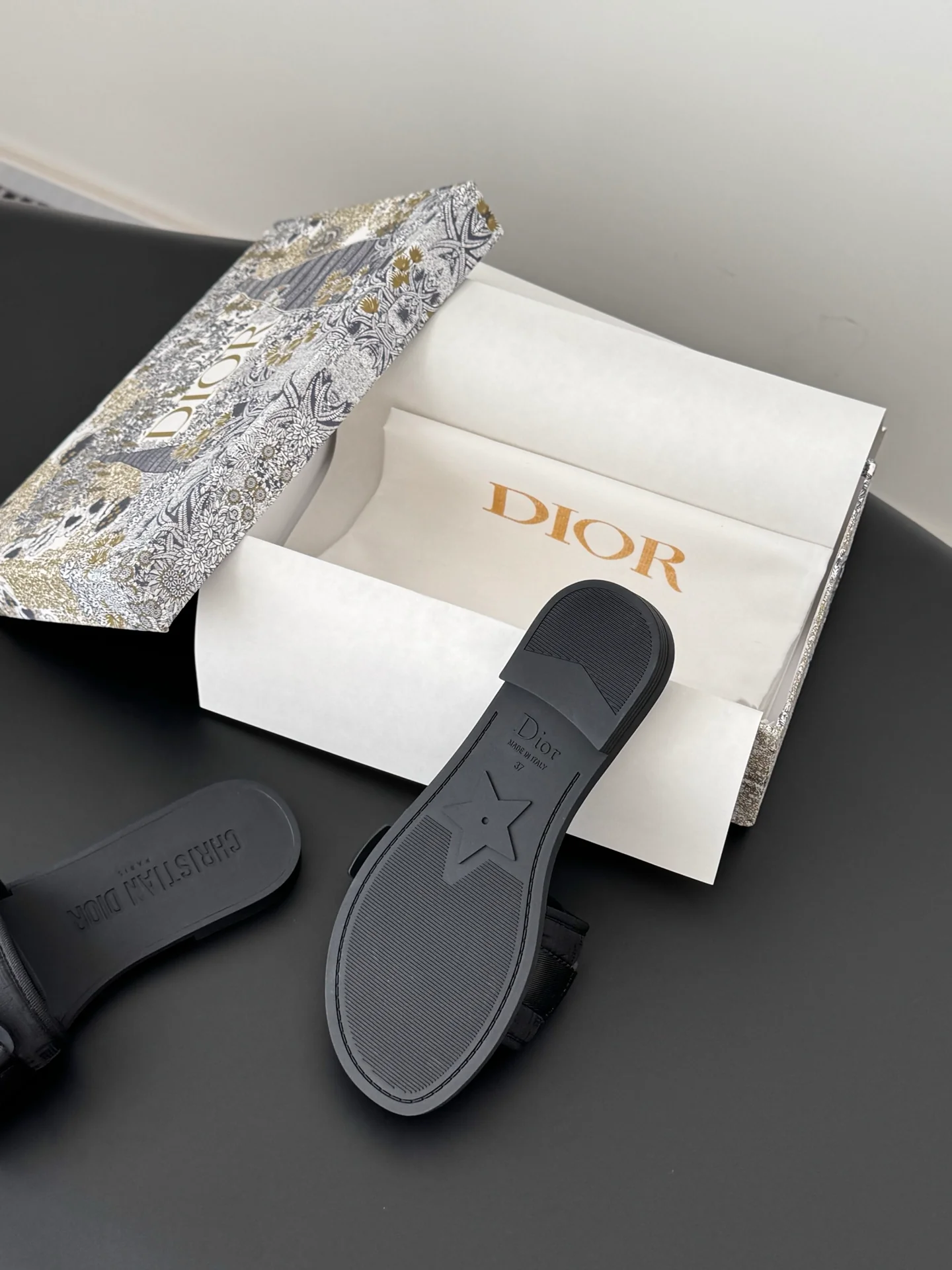 CD 25fw sandals