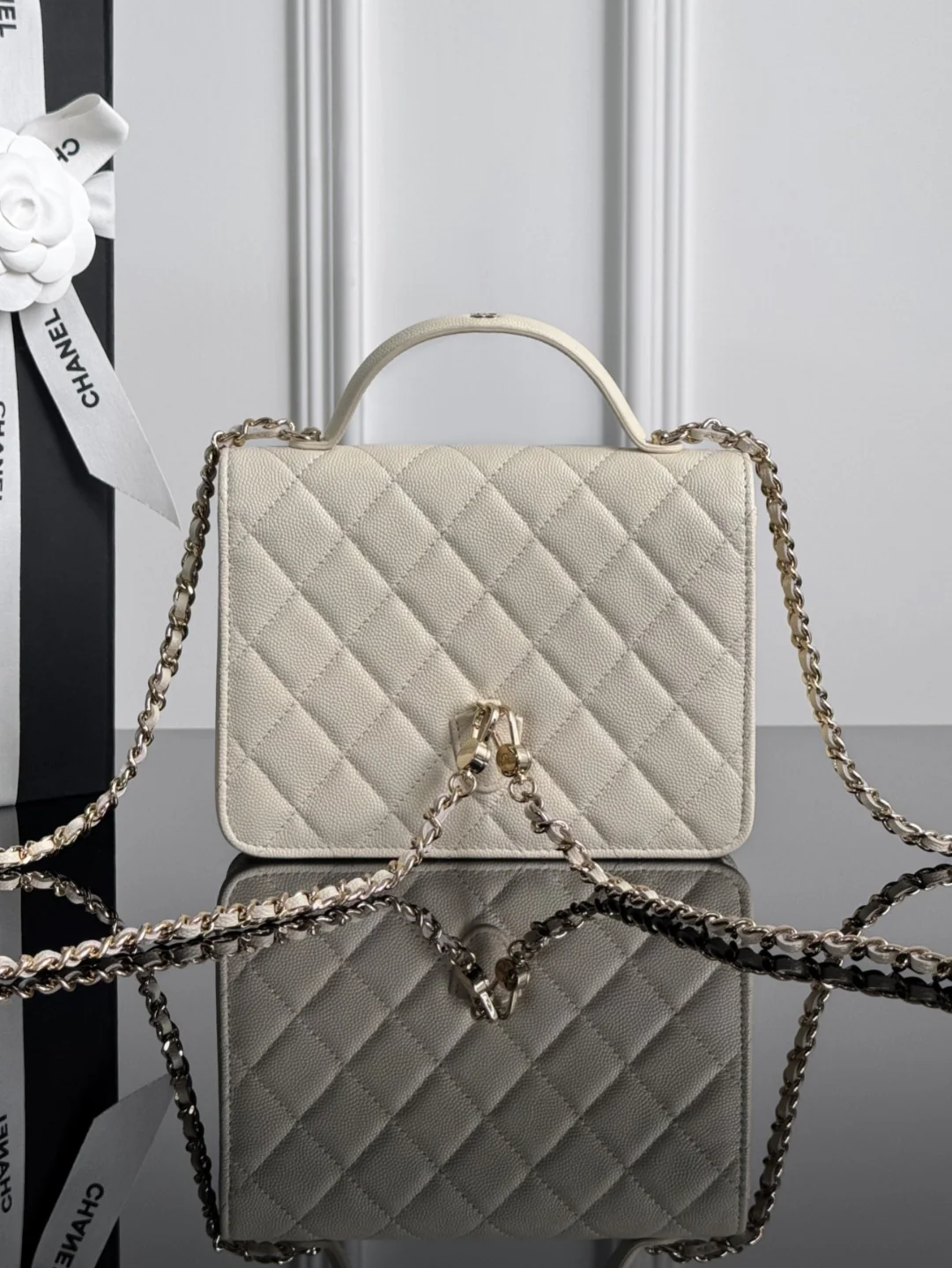 Chan 25C messenger bag