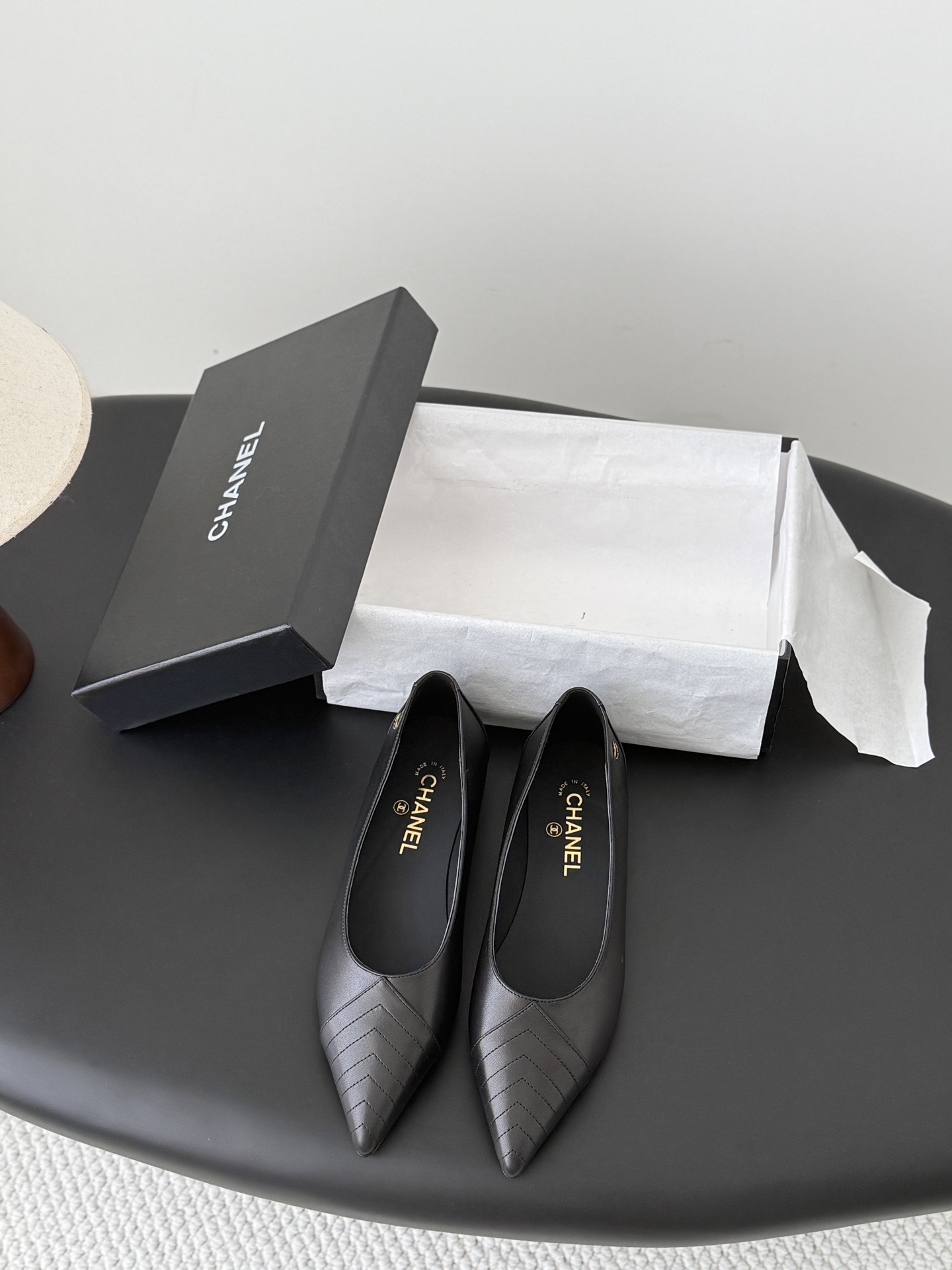 Chan 26C pointed toe flats