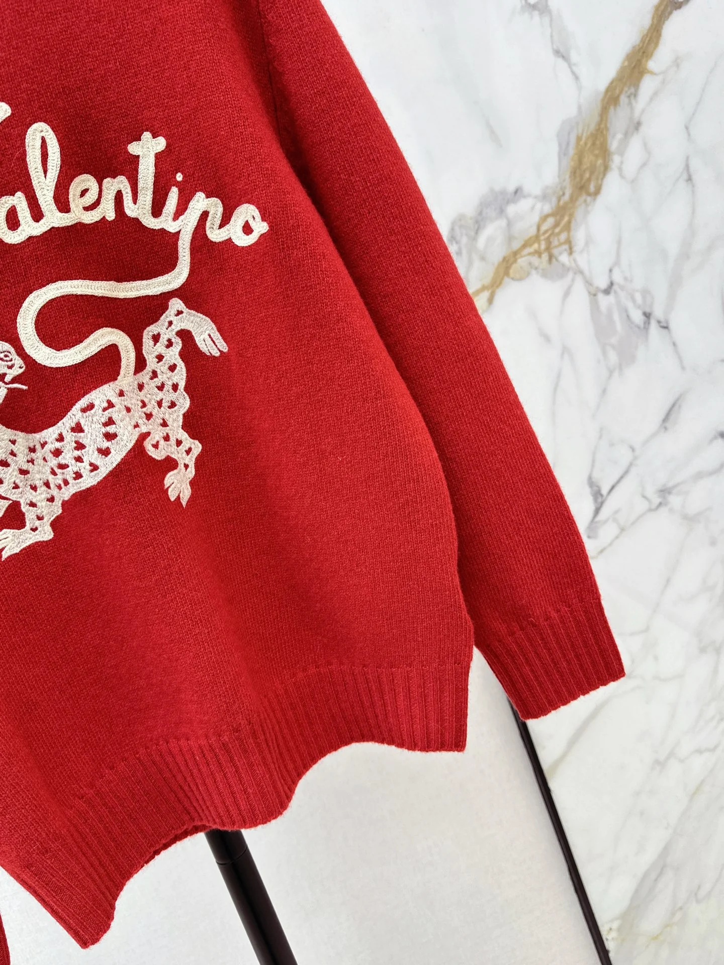 Valen 25fw embroidery sweater