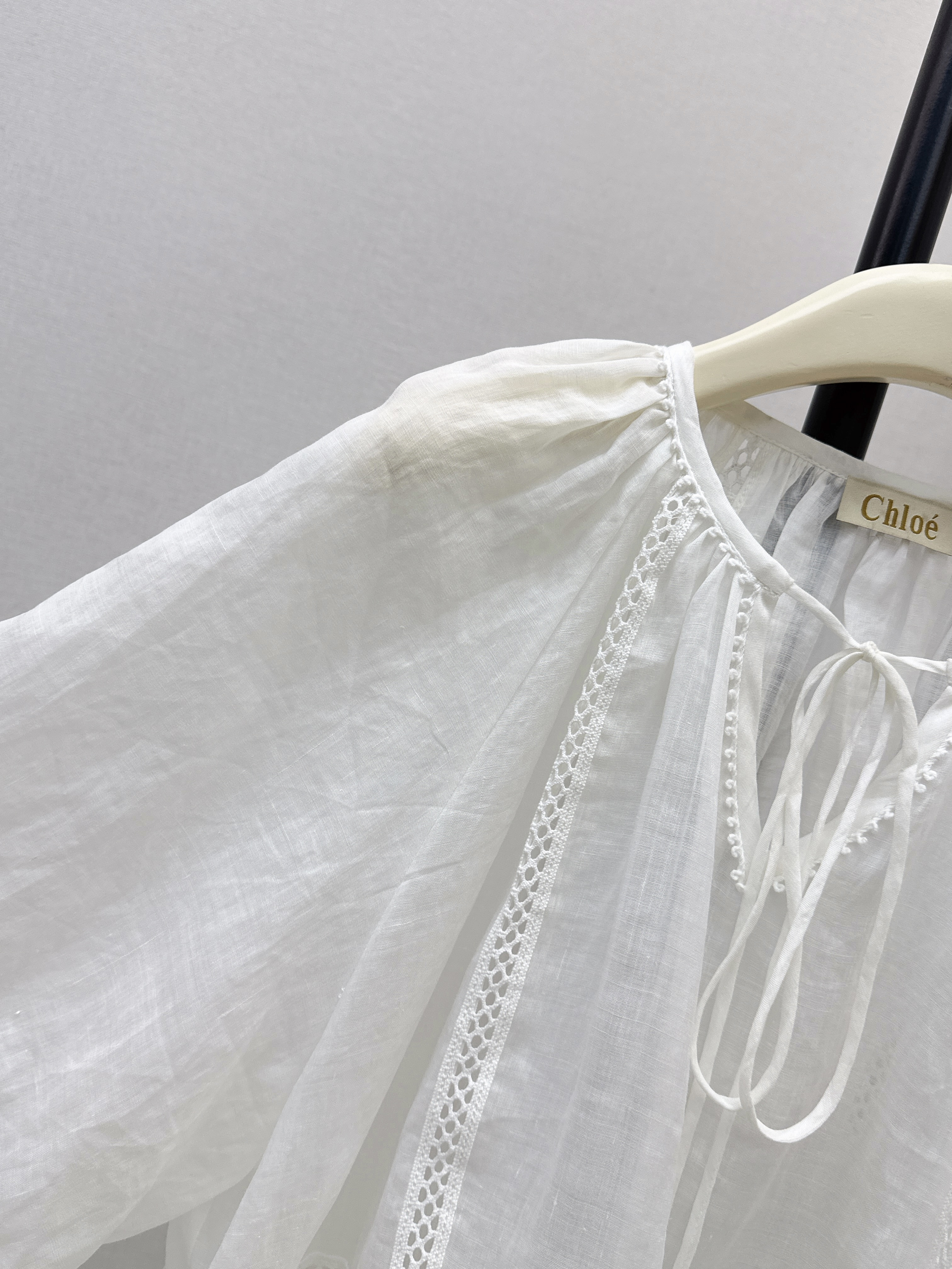 Chol 26ss cape sleeve blouse