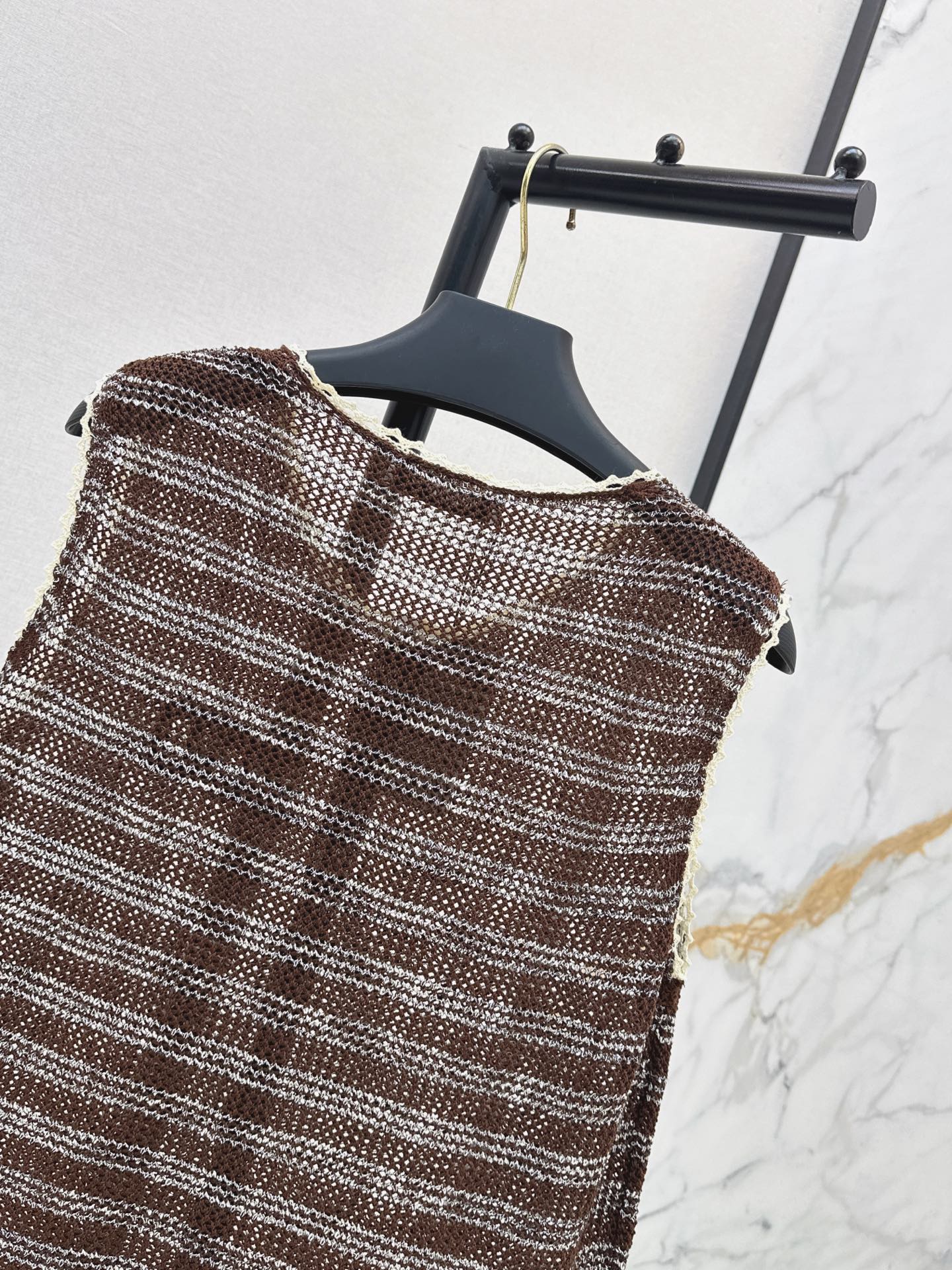Valen 26ss stripe knit vest