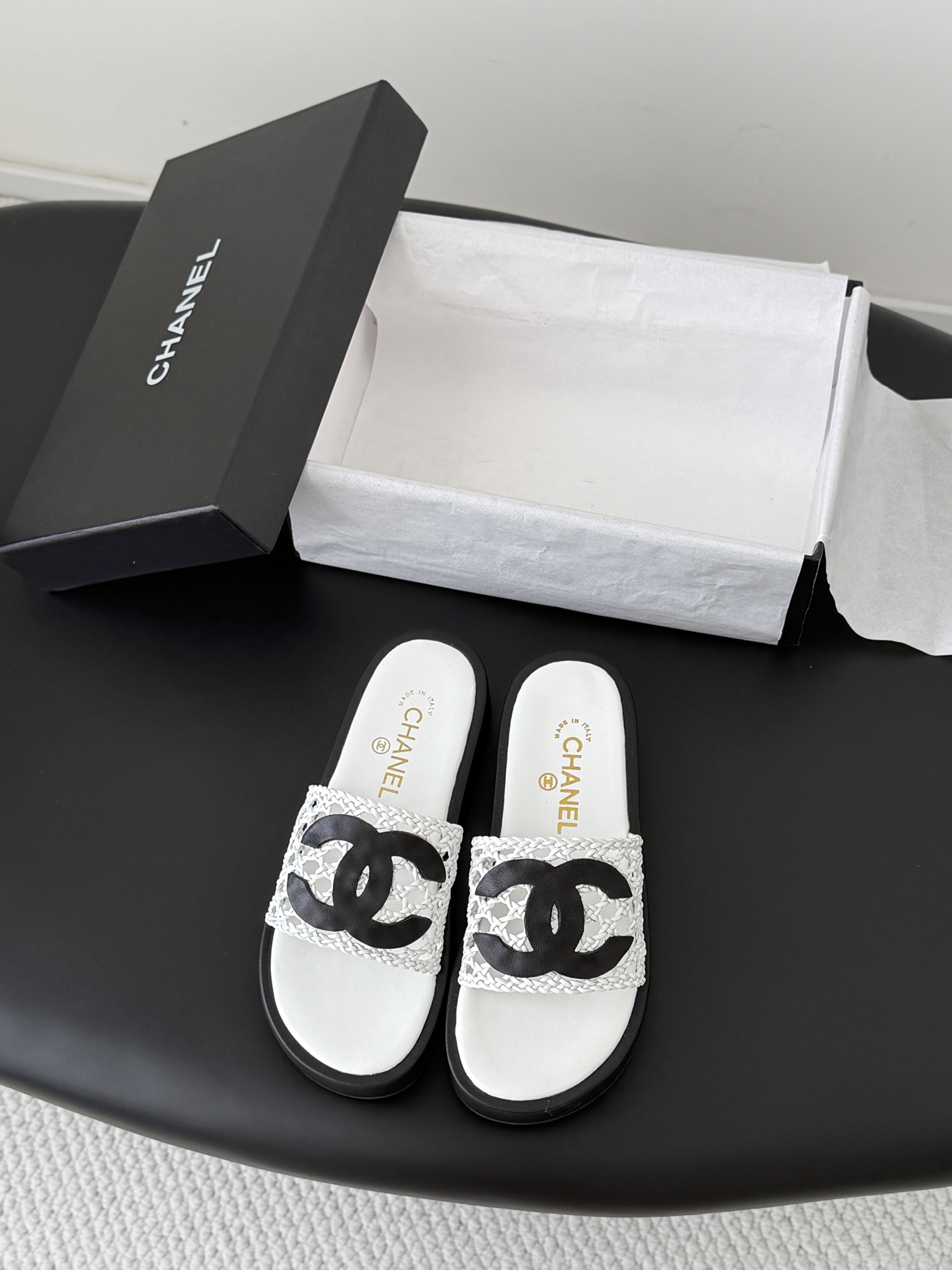 Chan 26ss woven sandals