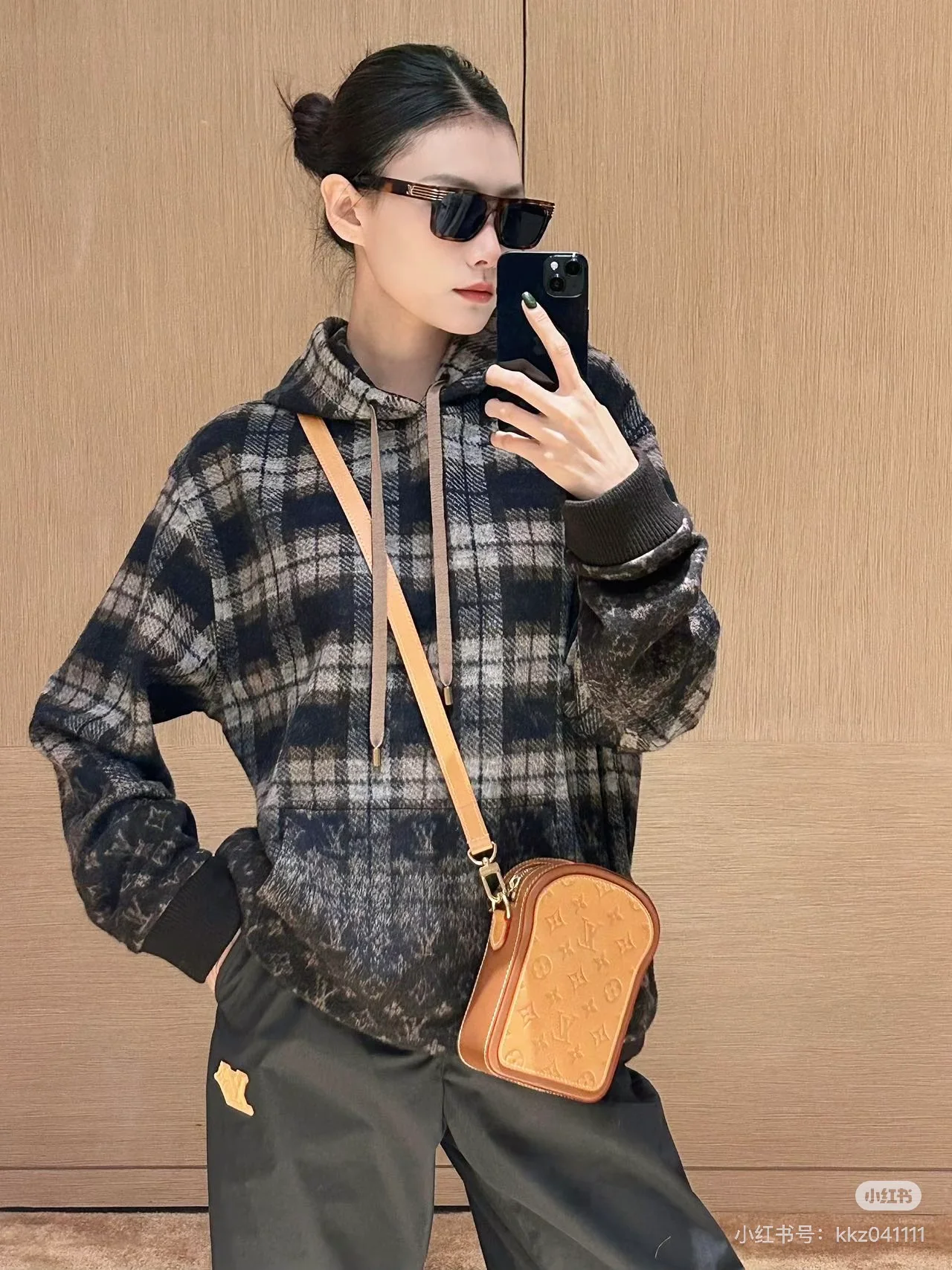 Louis 26ss hooded check sweater