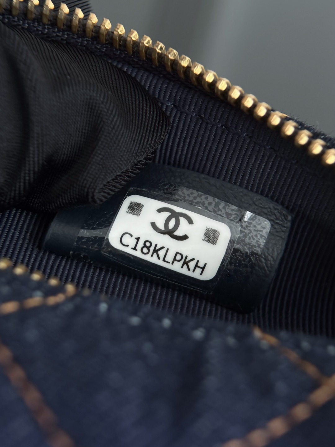 Chan 26P denim clutch with chain