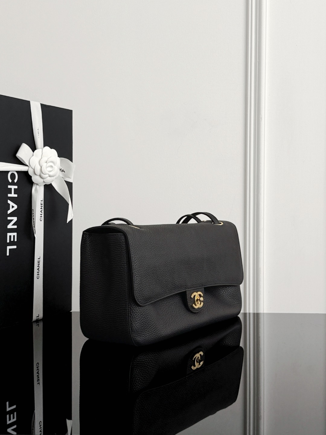 Chan 26S maxi flap bag
