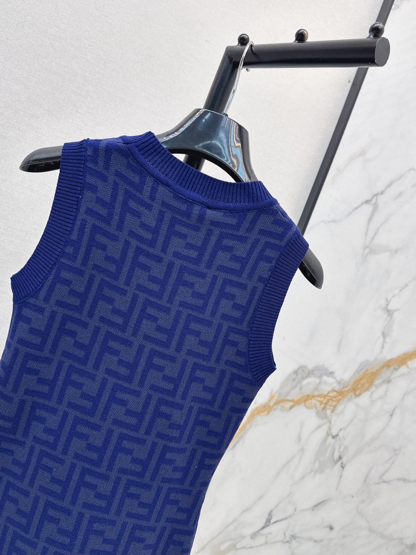 Fen 26ss sleeveless knit dress