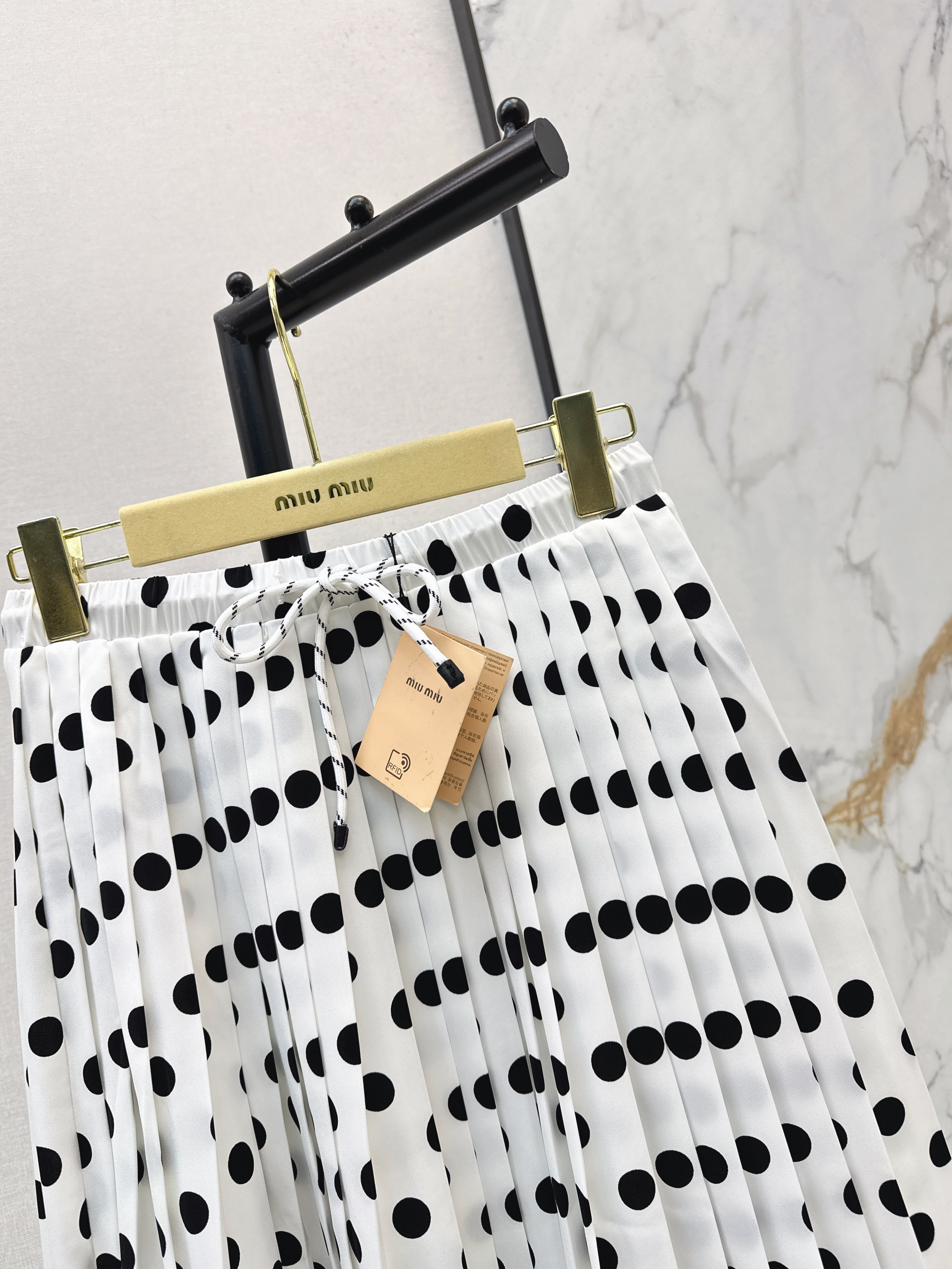 Miu 26ss polka dots pleated skirt