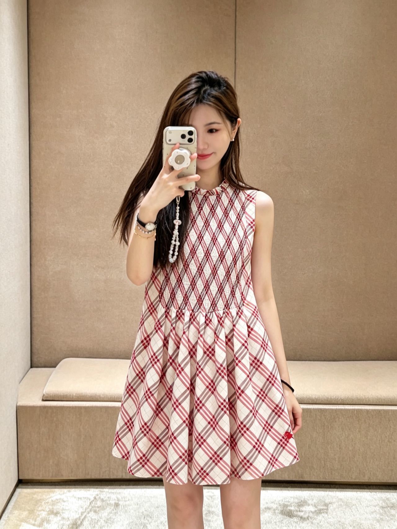 Bur 26ss sleeveless check dress