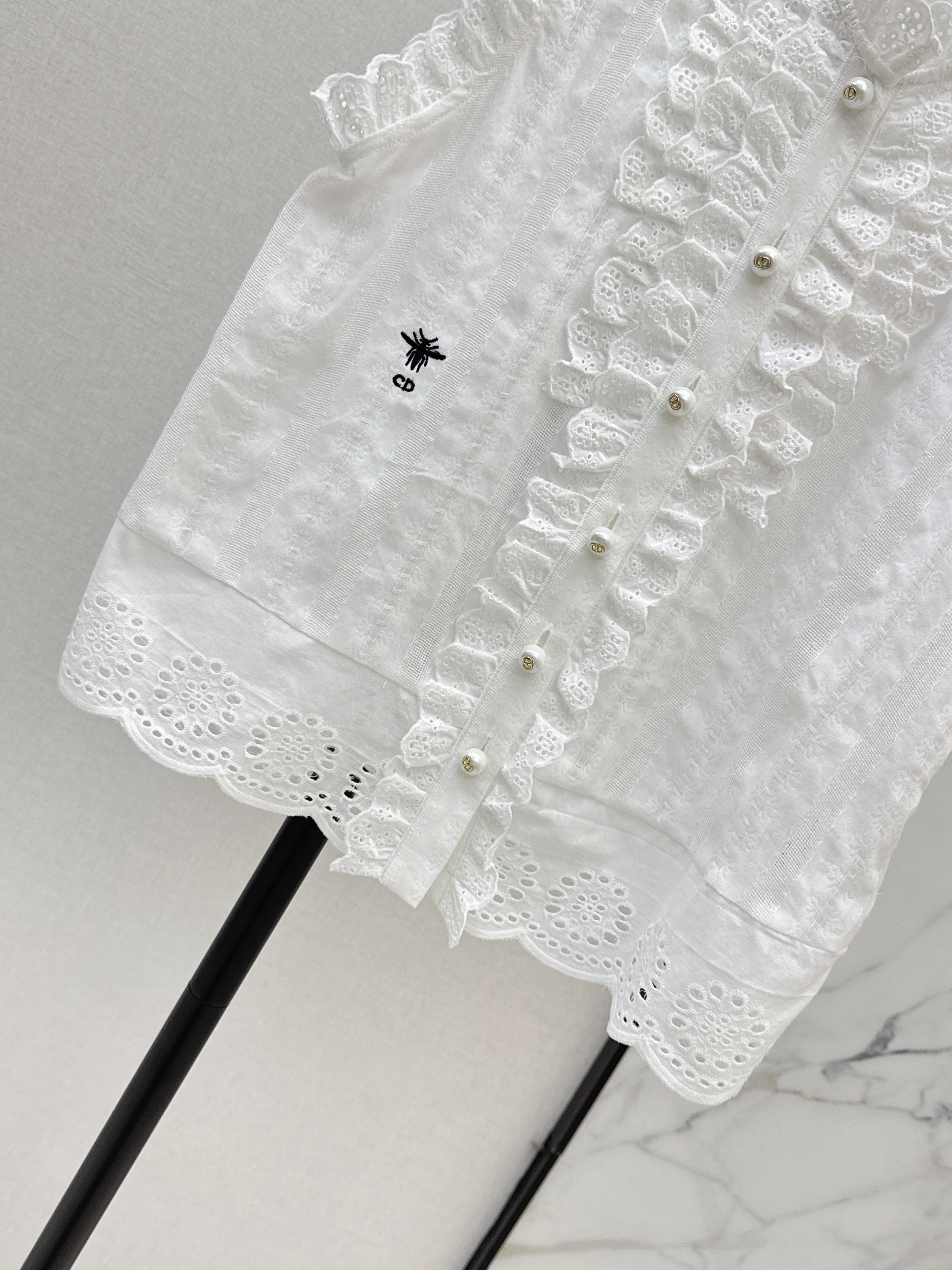 CD 26ss reffle sleeveless shirt