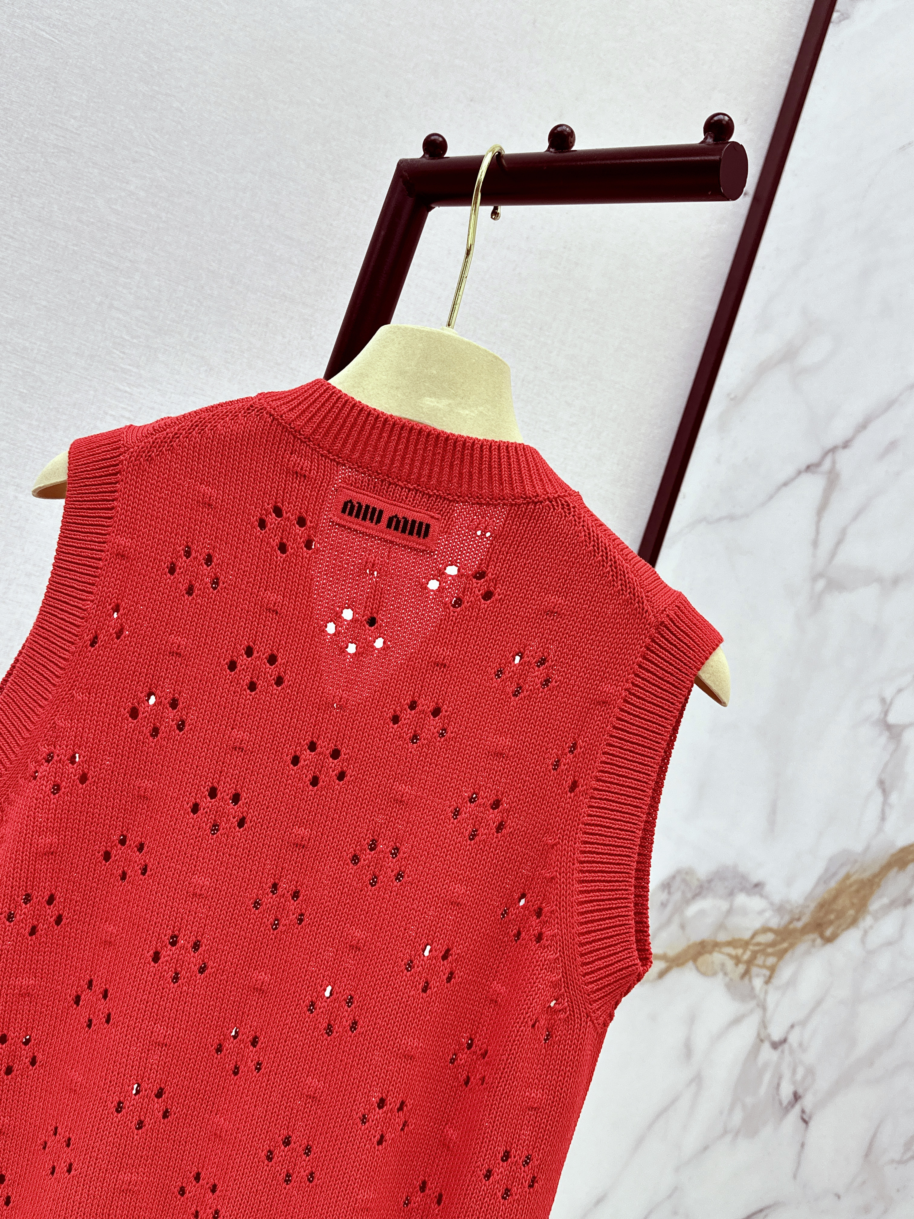 Miu 26ss hollow knit vest
