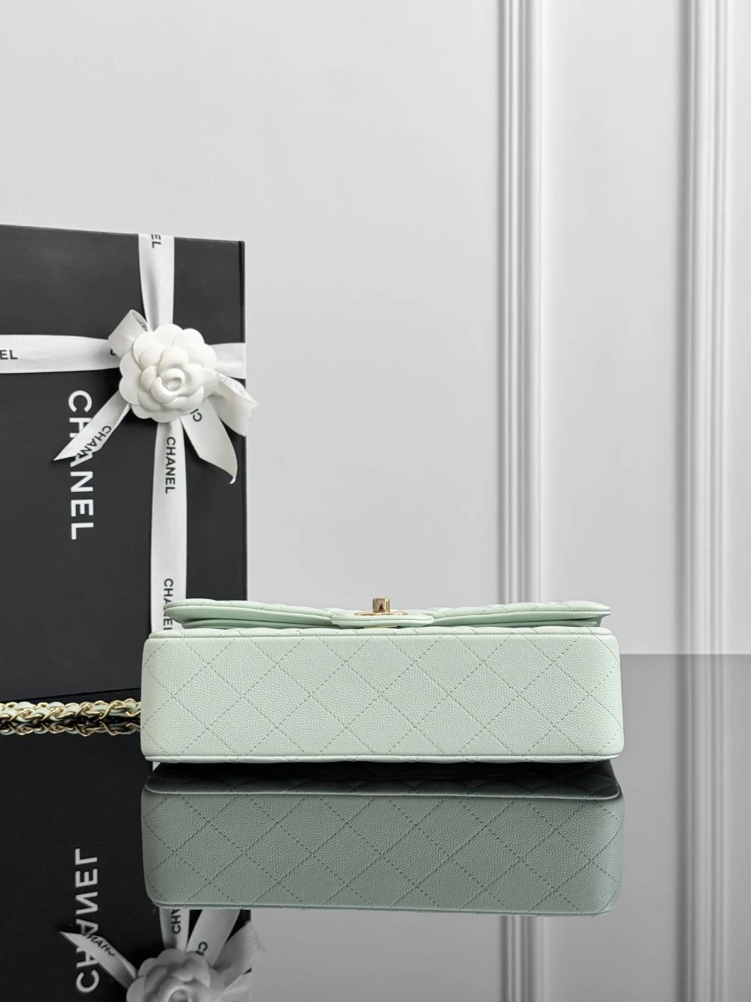 Chan cf25 chain shoulder bag