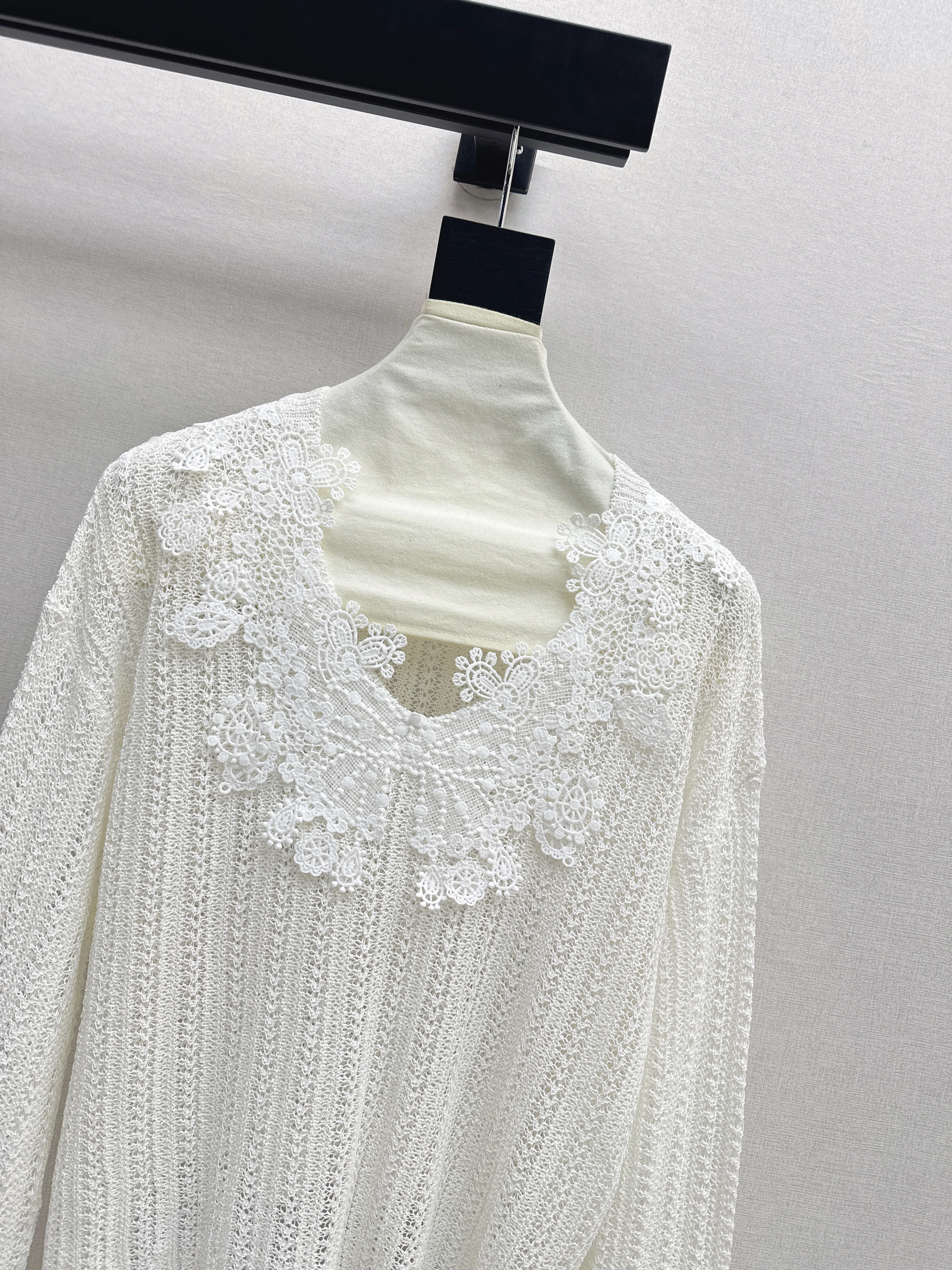 ES 26ss lace hollow sweater