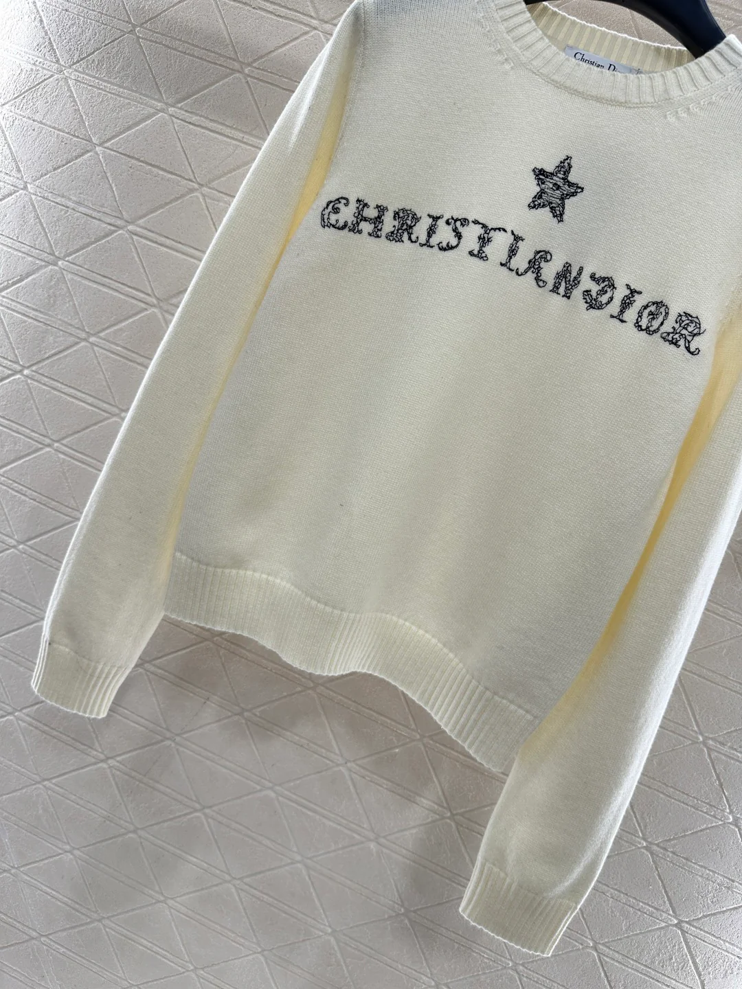 CD 25fw embroidery sweater