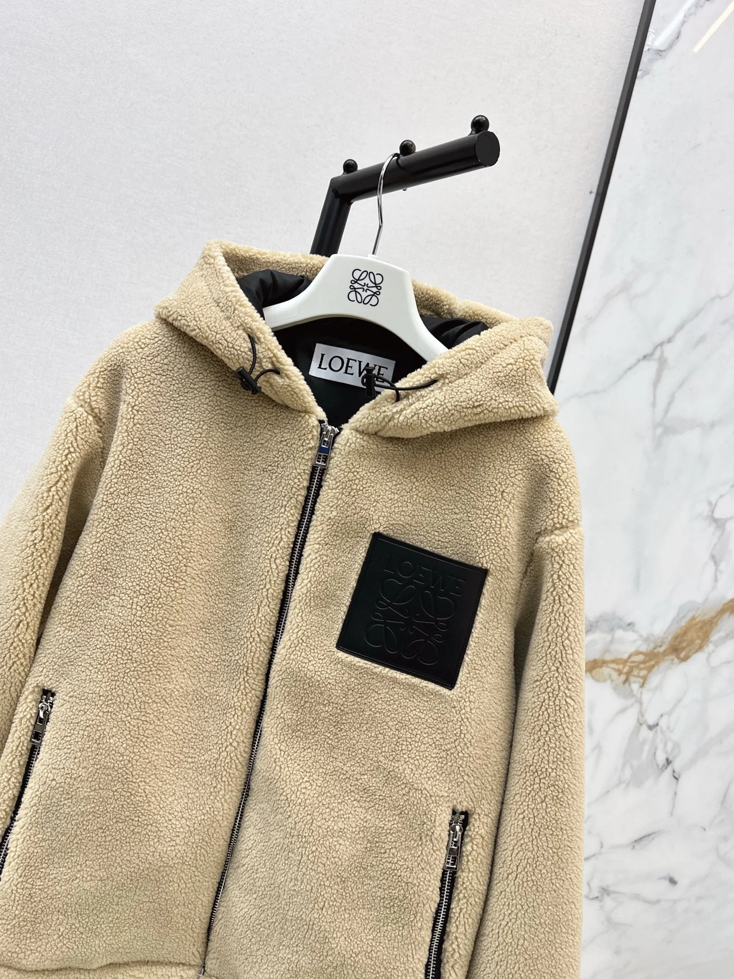 Loe 25fw lamb fleece coat