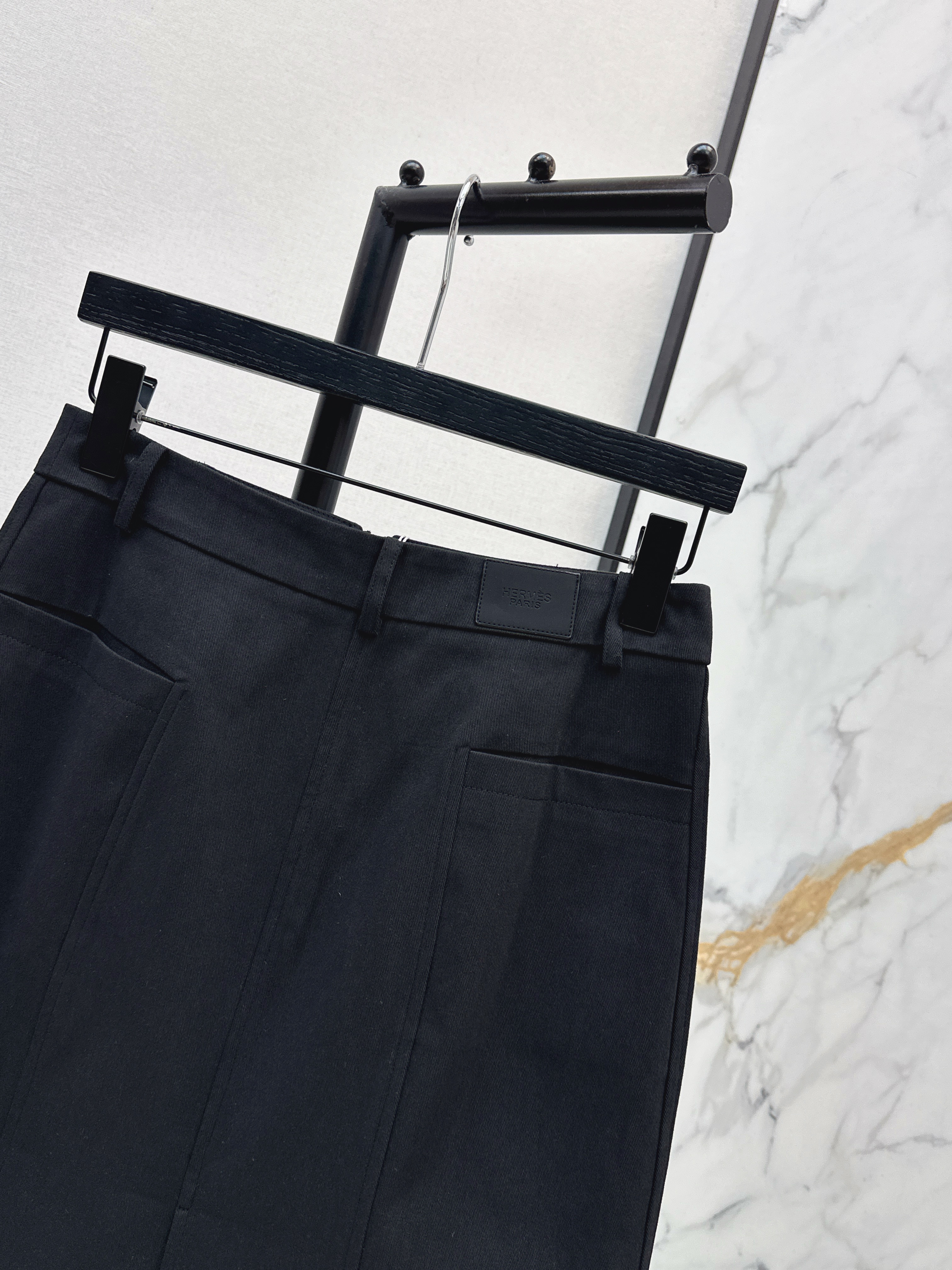 Her 26ss zip-up skirt