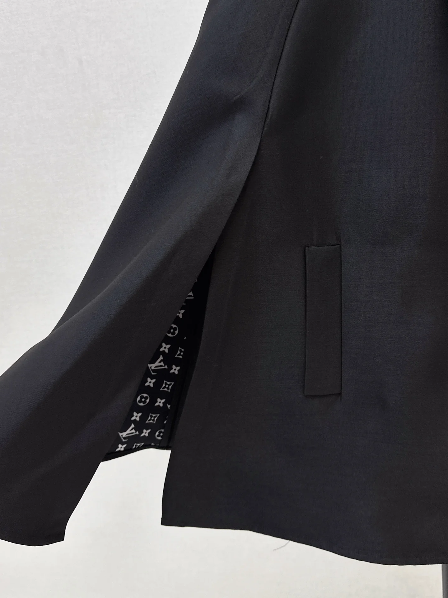 Louis 26ss cape coats