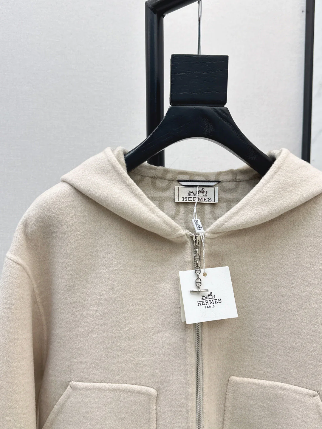 Her 25fw cashmere coat